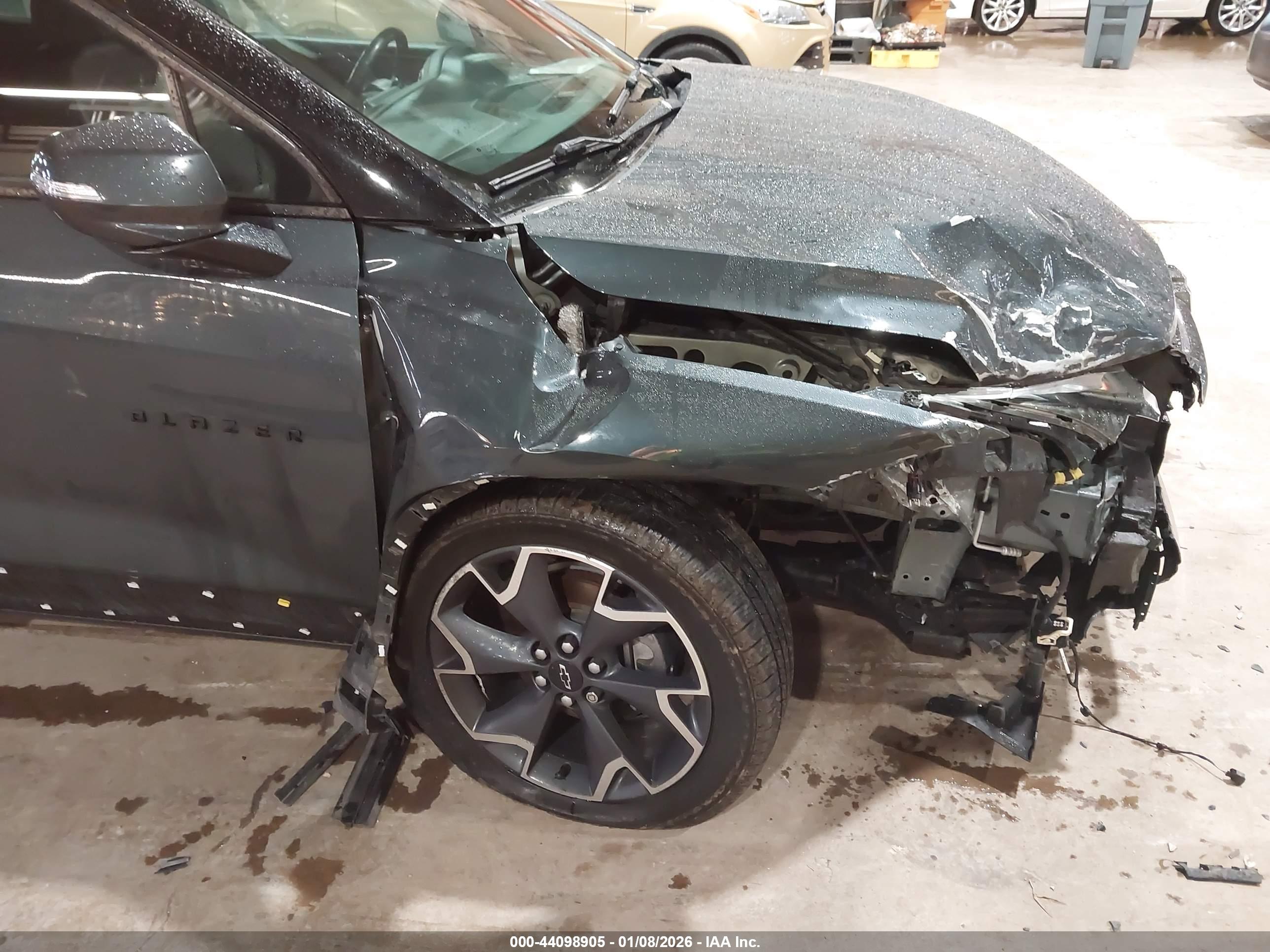 CHEVROLET BLAZER image 6