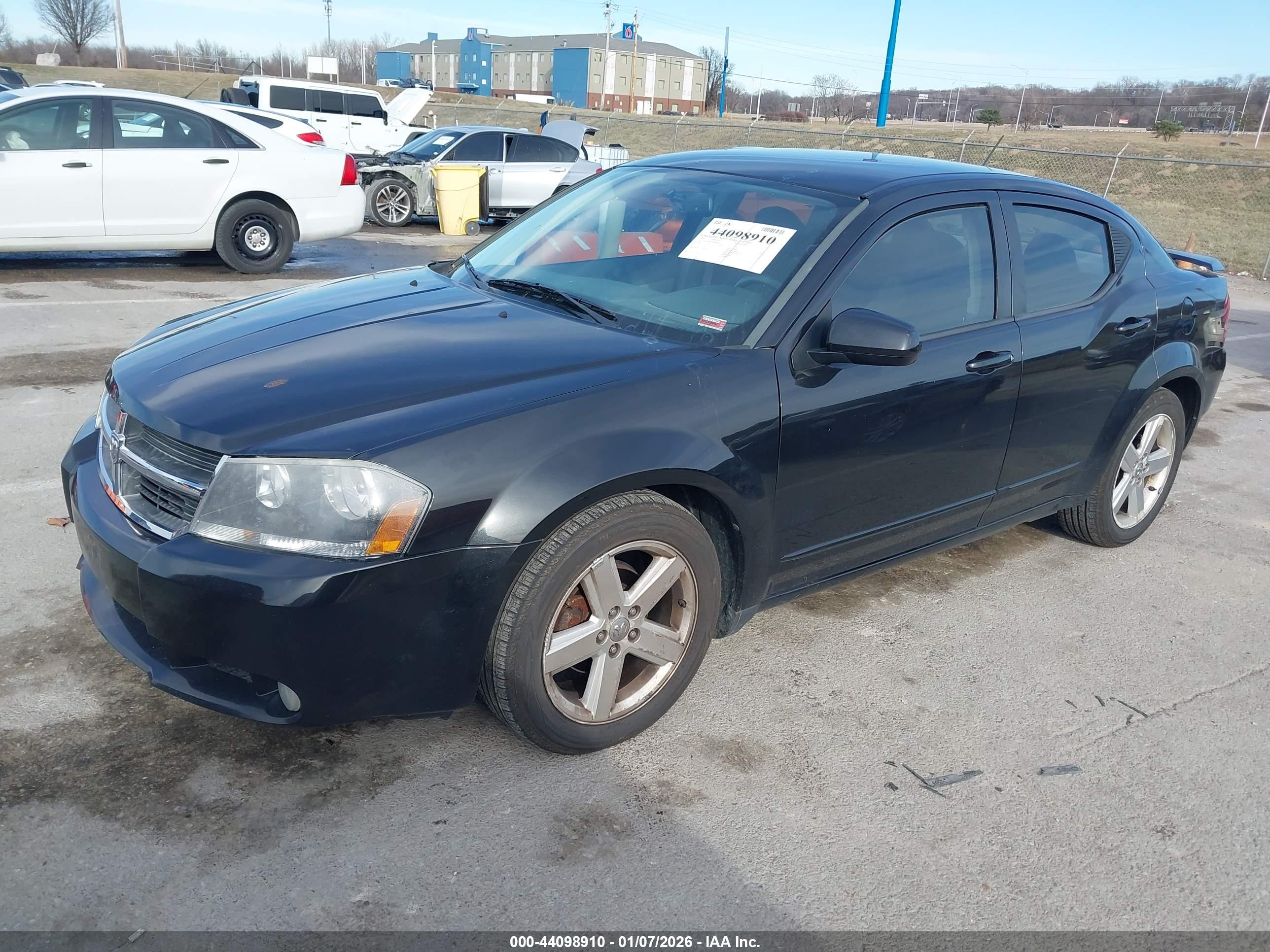 DODGE AVENGER image 2