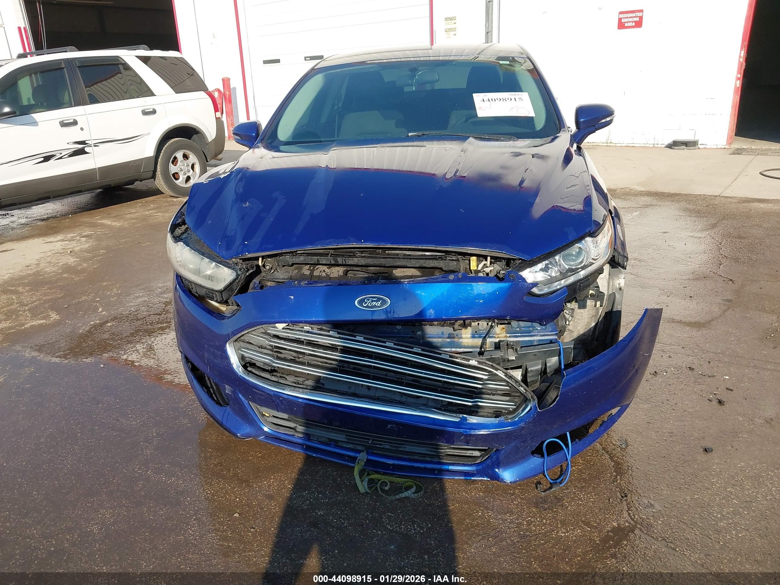 FORD FUSION image 6