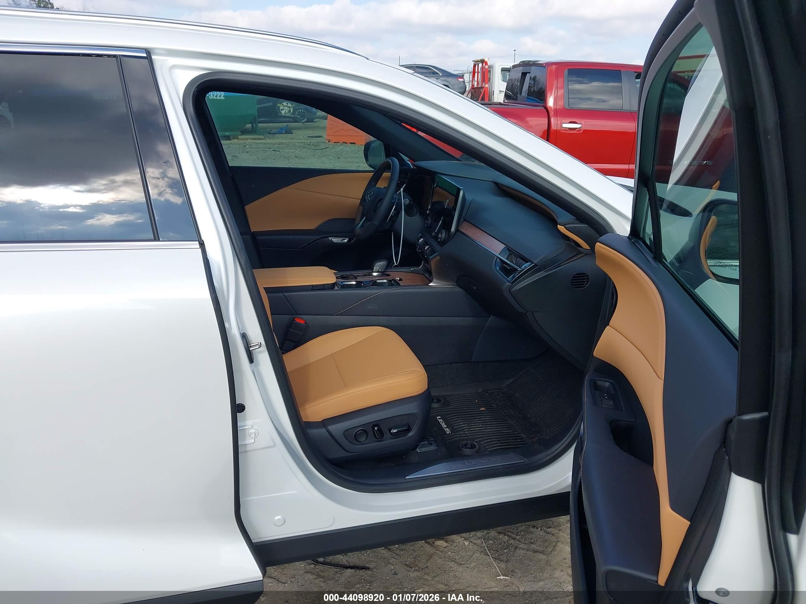 LEXUS RX image 5