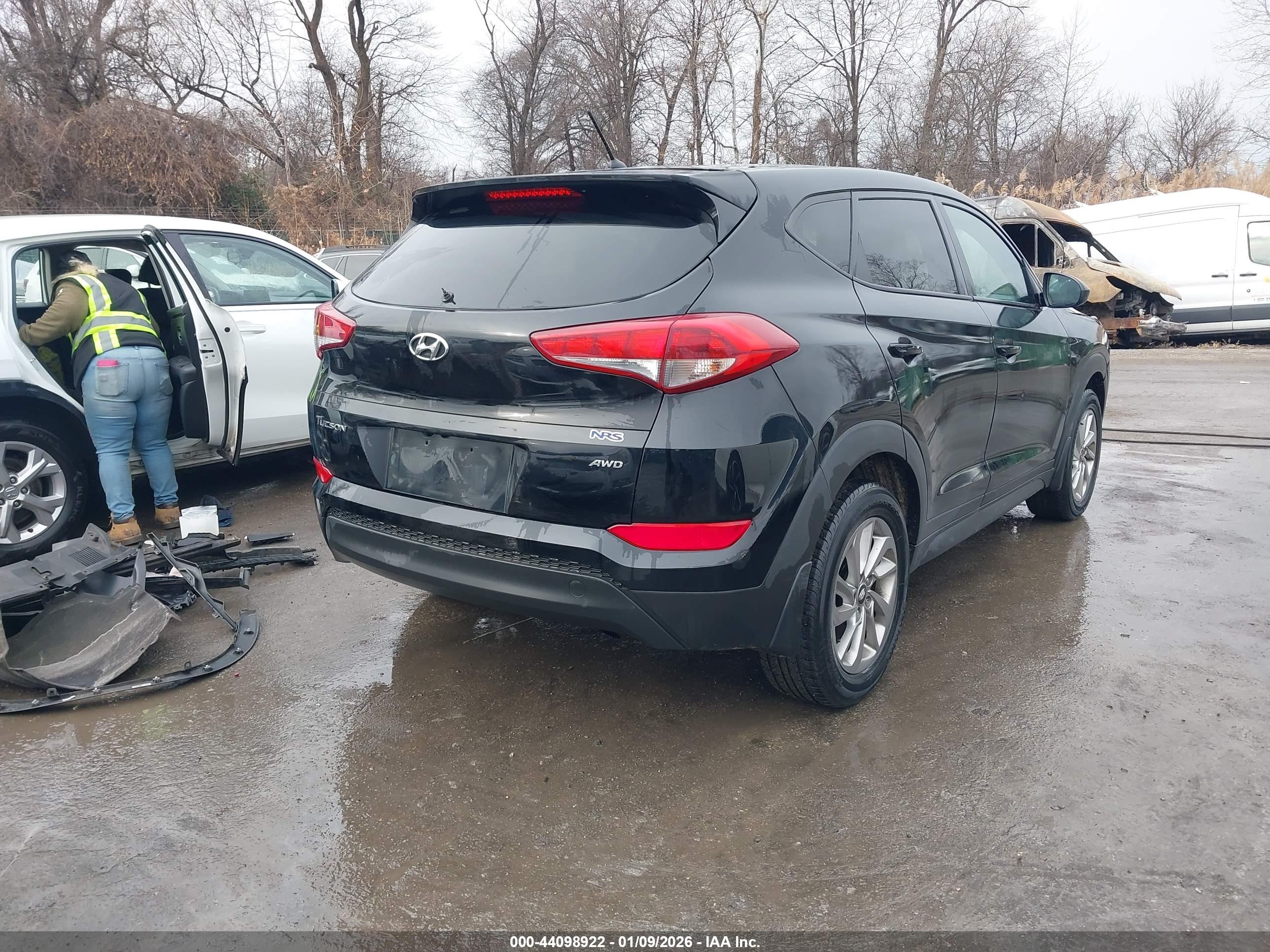 HYUNDAI TUCSON image 4