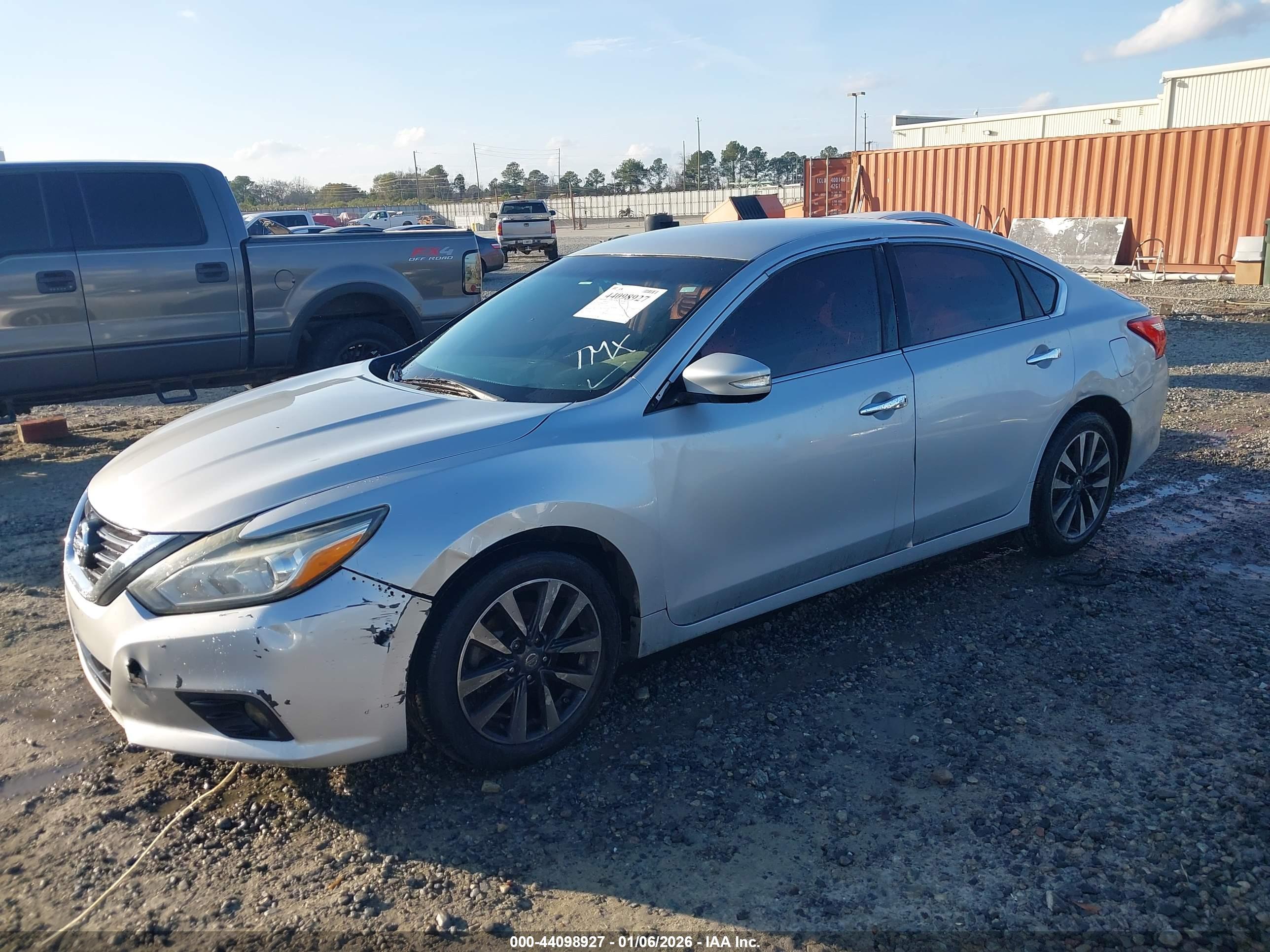 NISSAN ALTIMA image 2