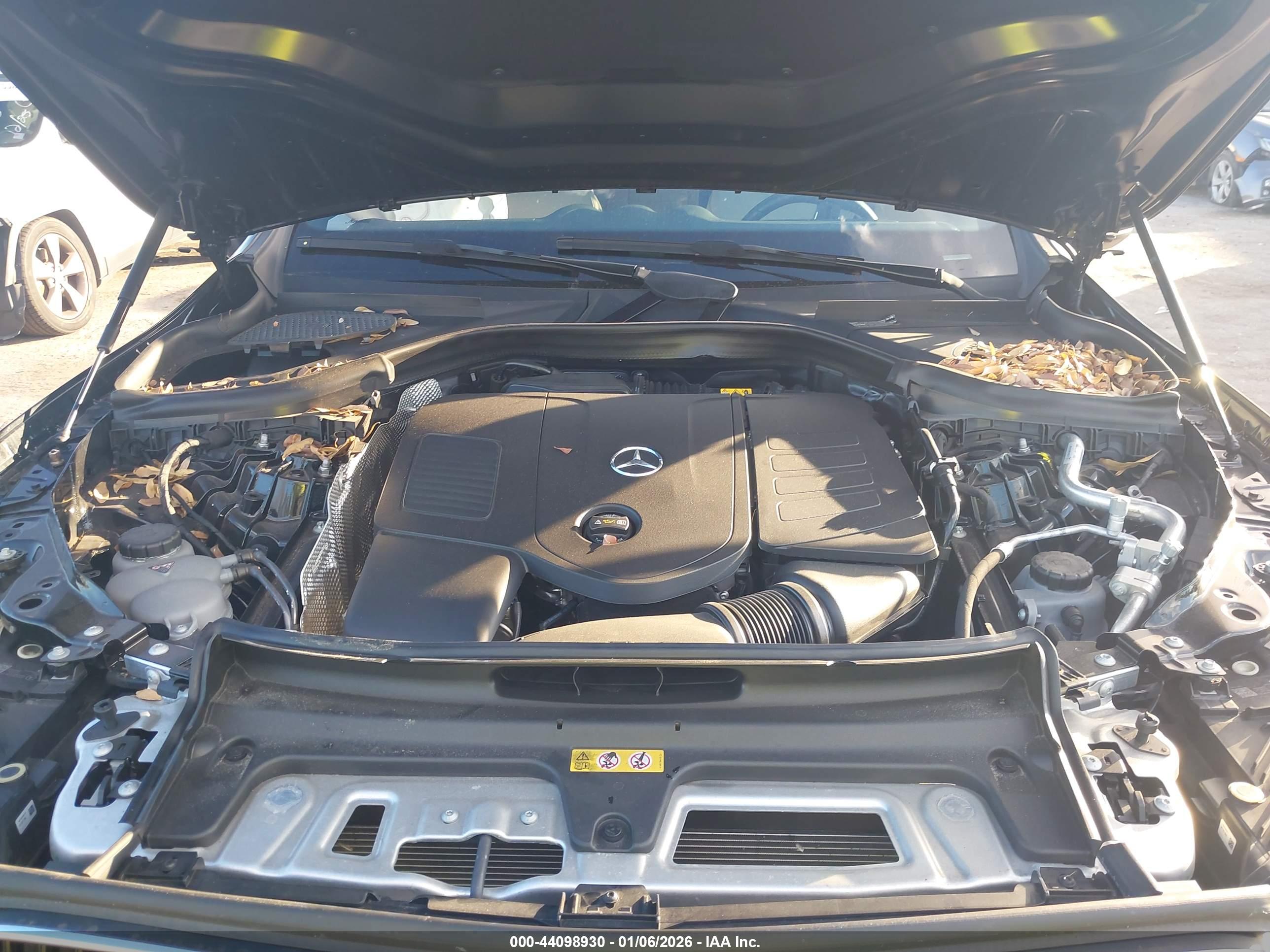 MERCEDES-BENZ GLC image 10