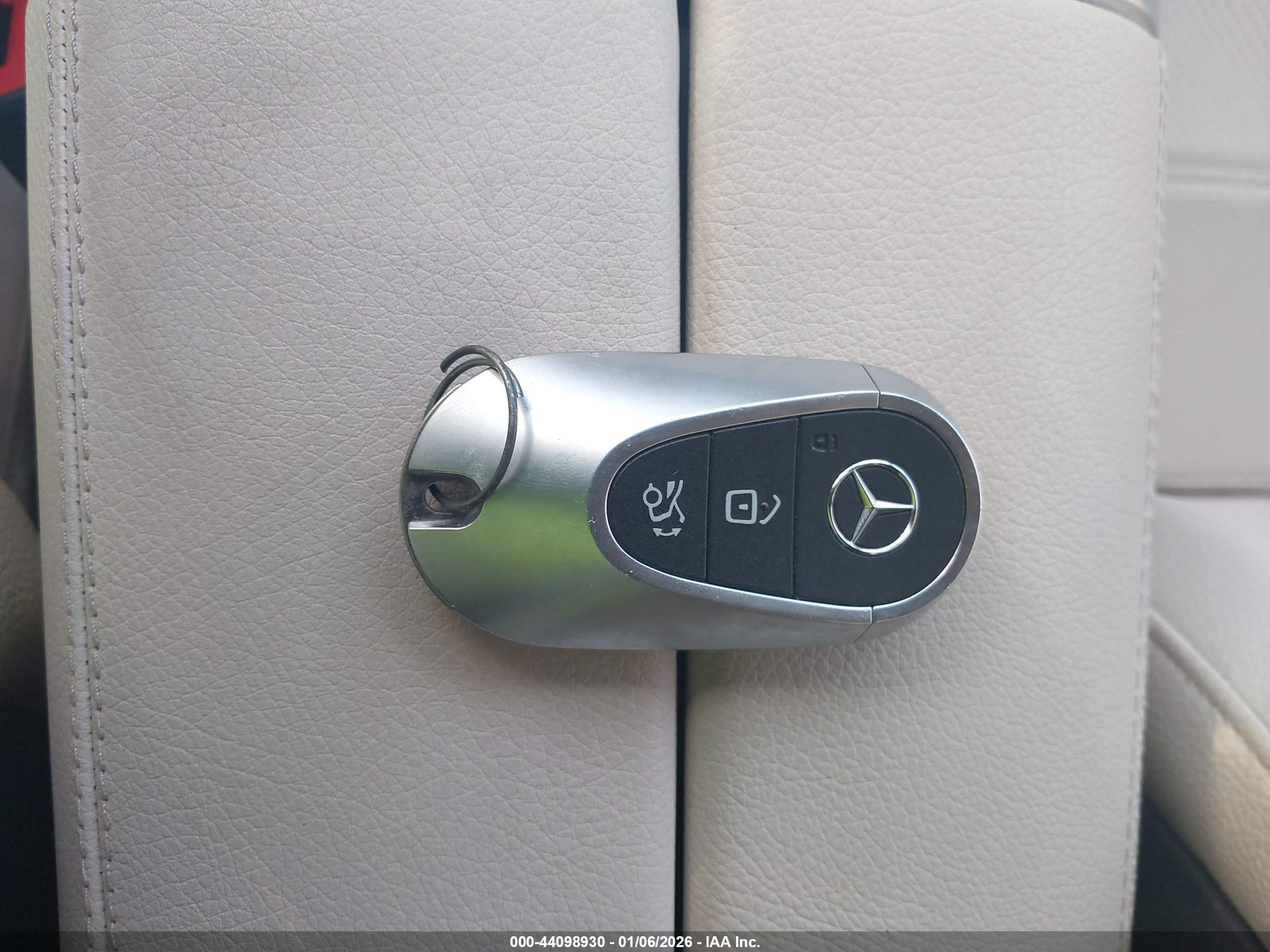 MERCEDES-BENZ GLC image 11