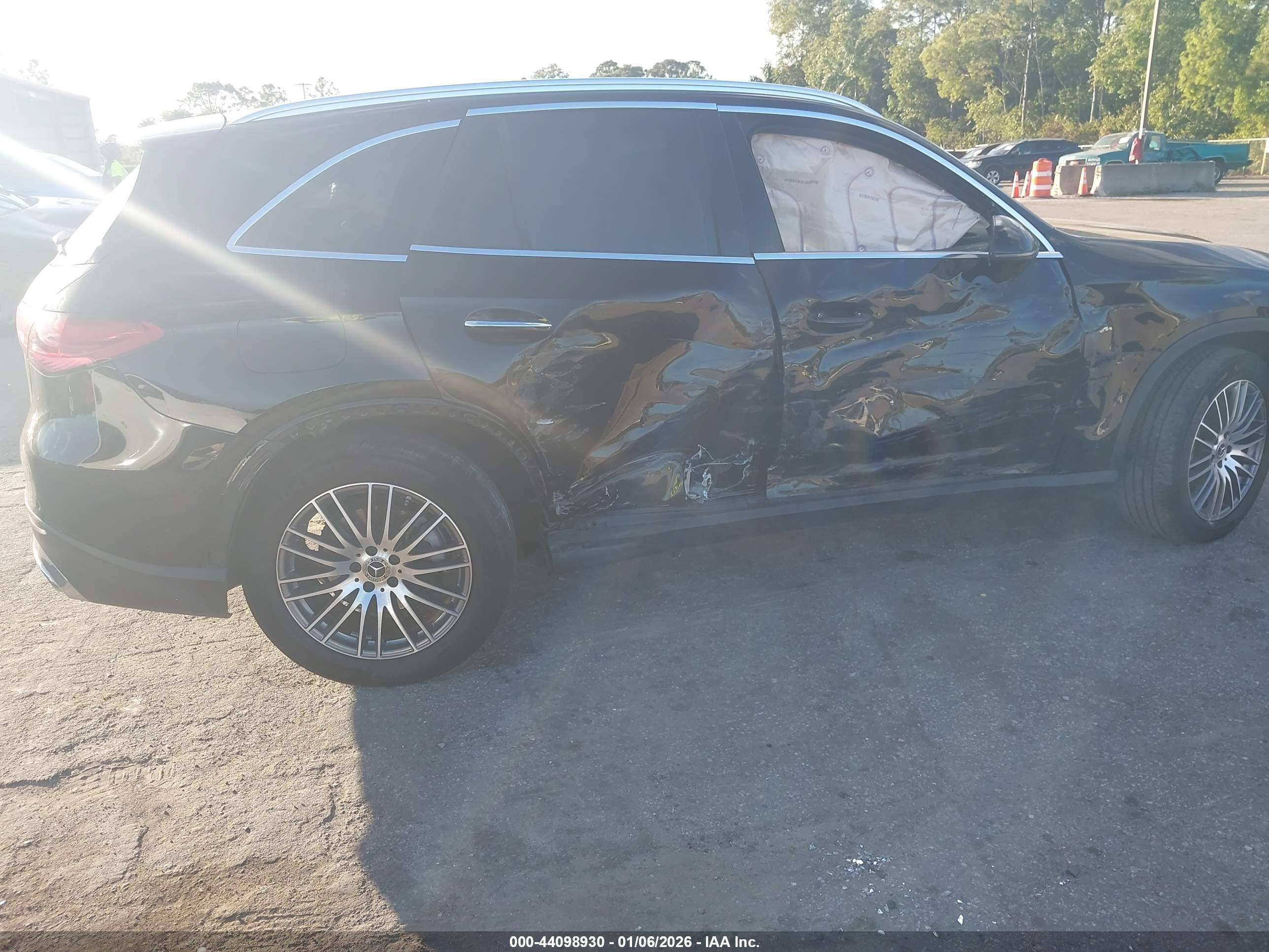 MERCEDES-BENZ GLC image 6