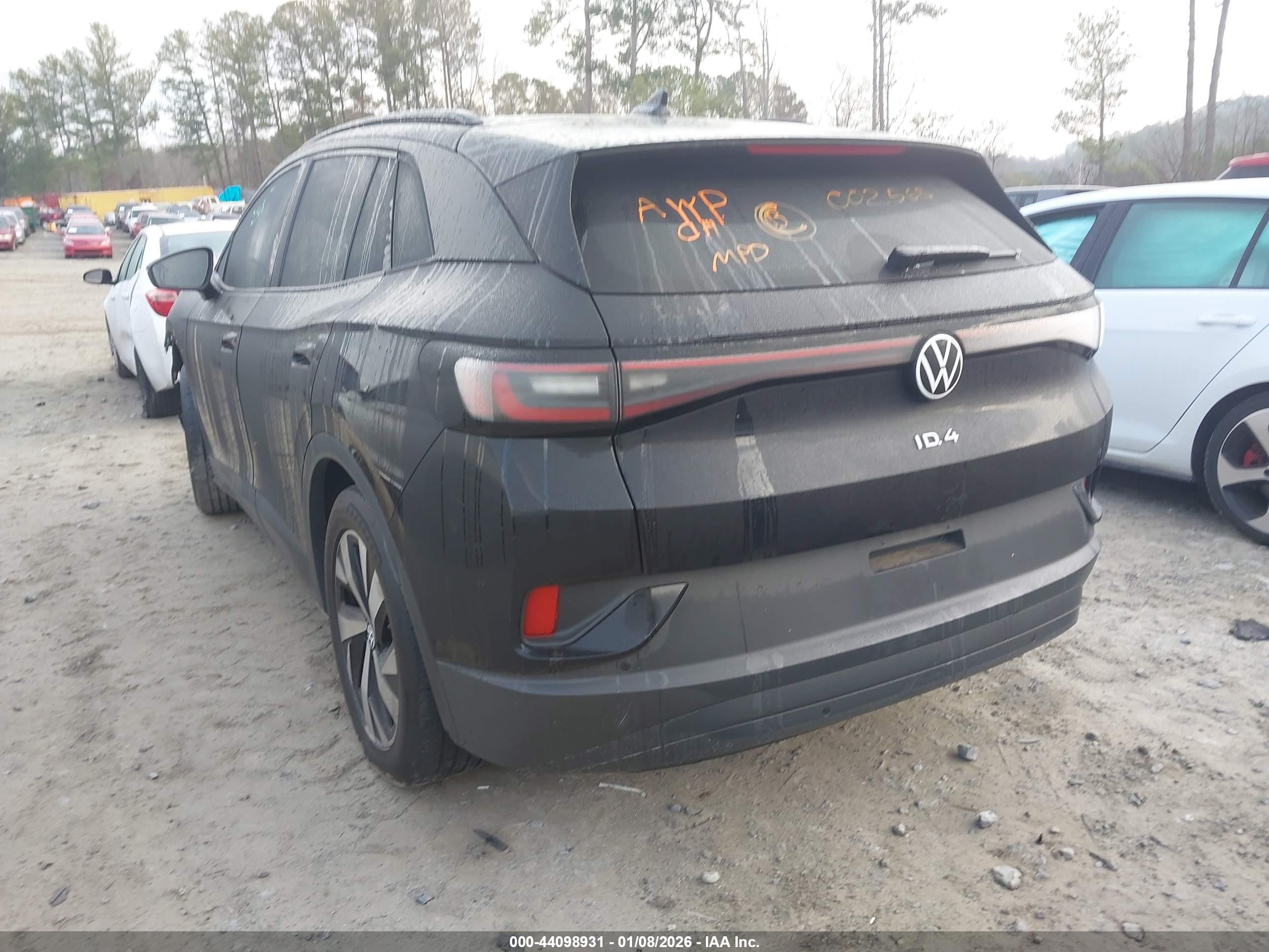 VOLKSWAGEN ID.4 image 3