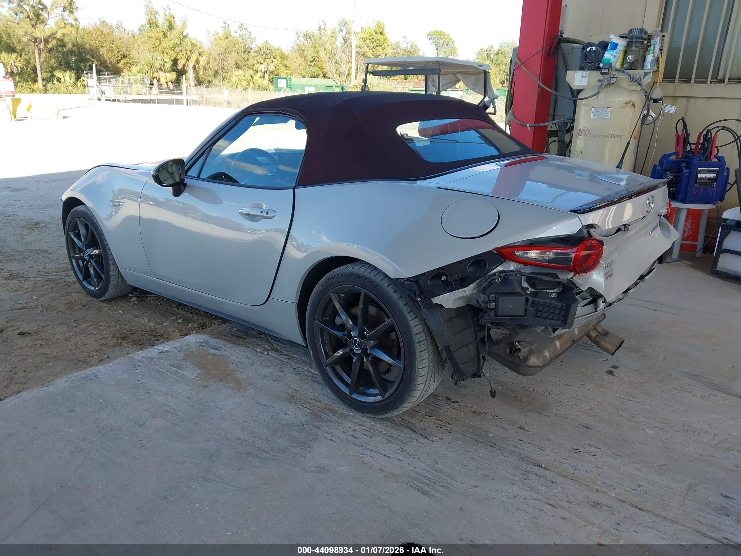 MAZDA MX-5 image 3