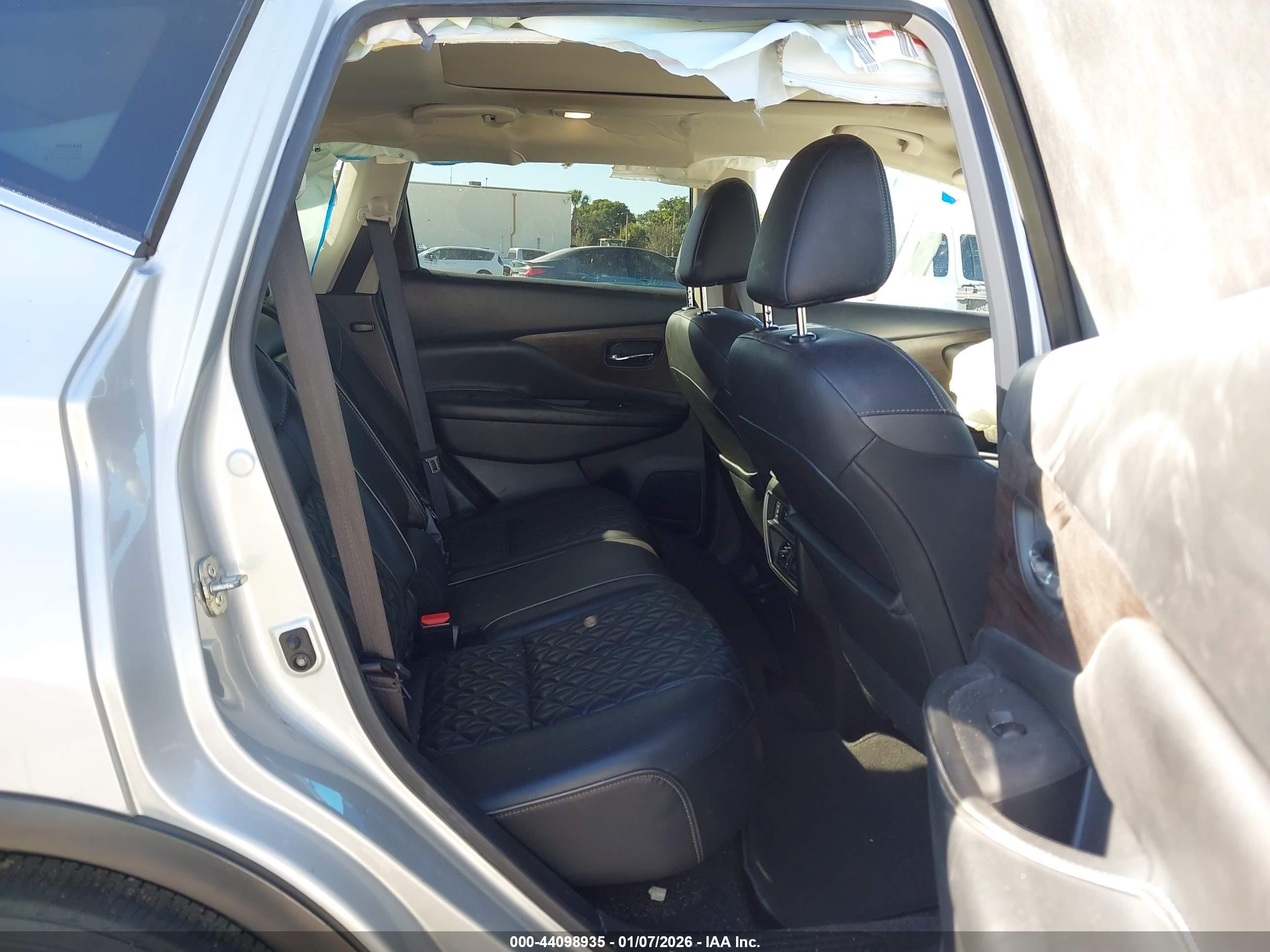 NISSAN MURANO image 8