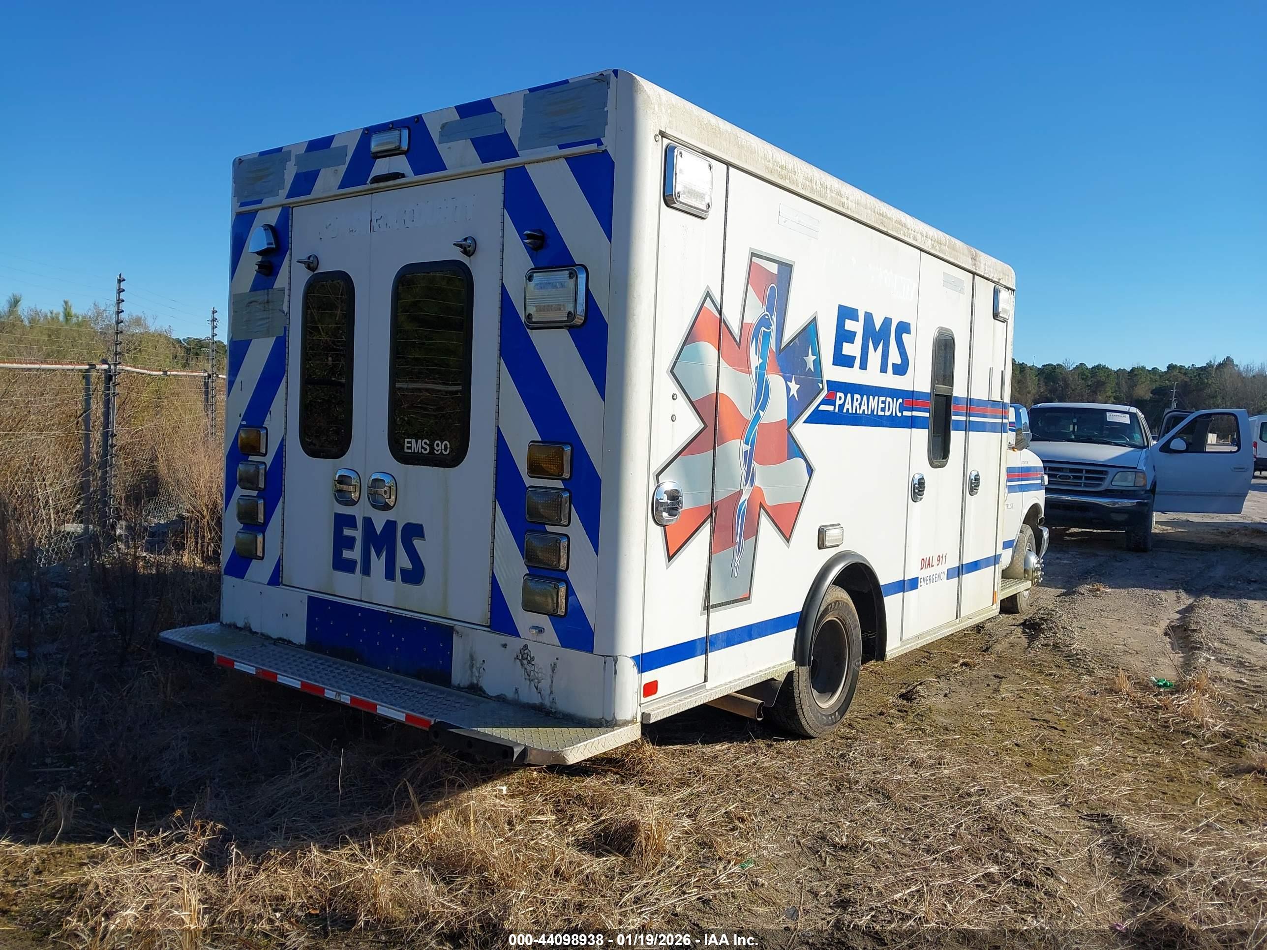 CHEVROLET EXPRESS image 4