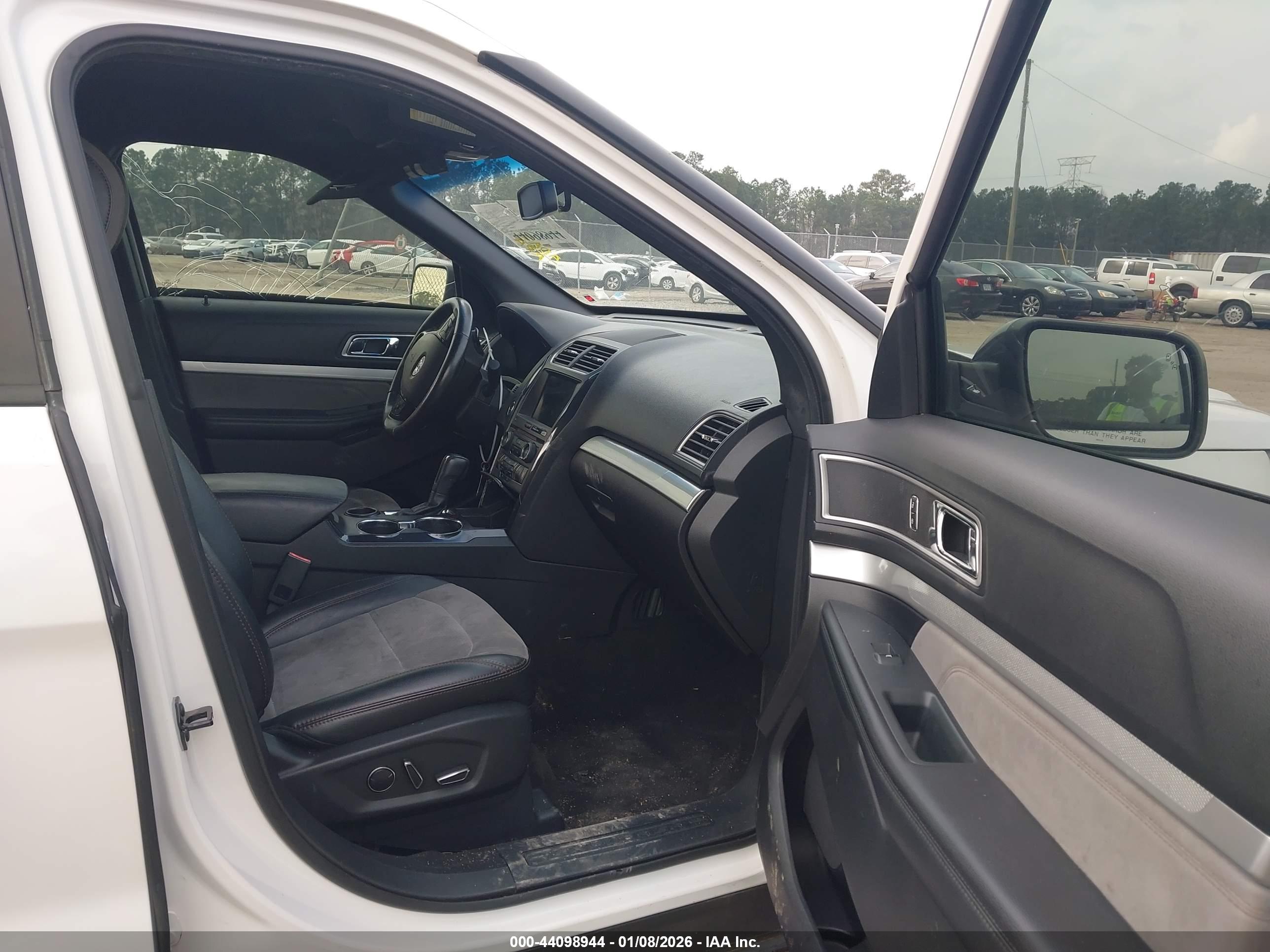 FORD EXPLORER image 5