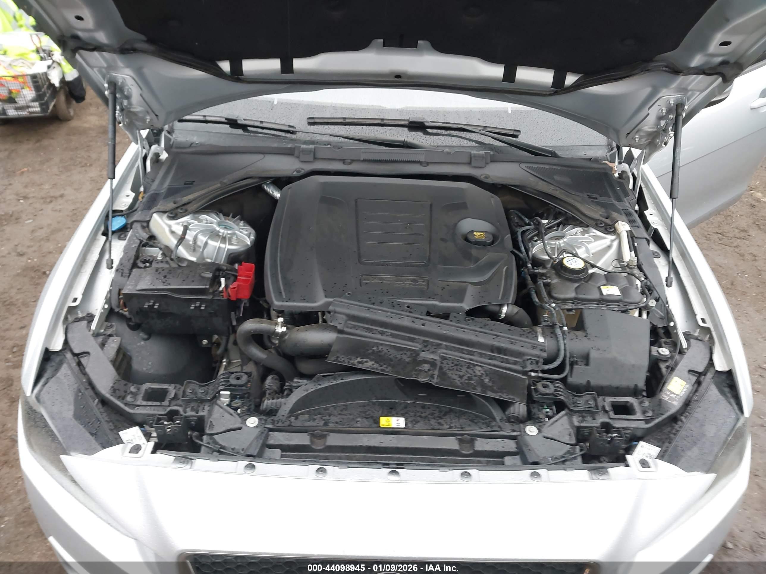 JAGUAR XE image 10