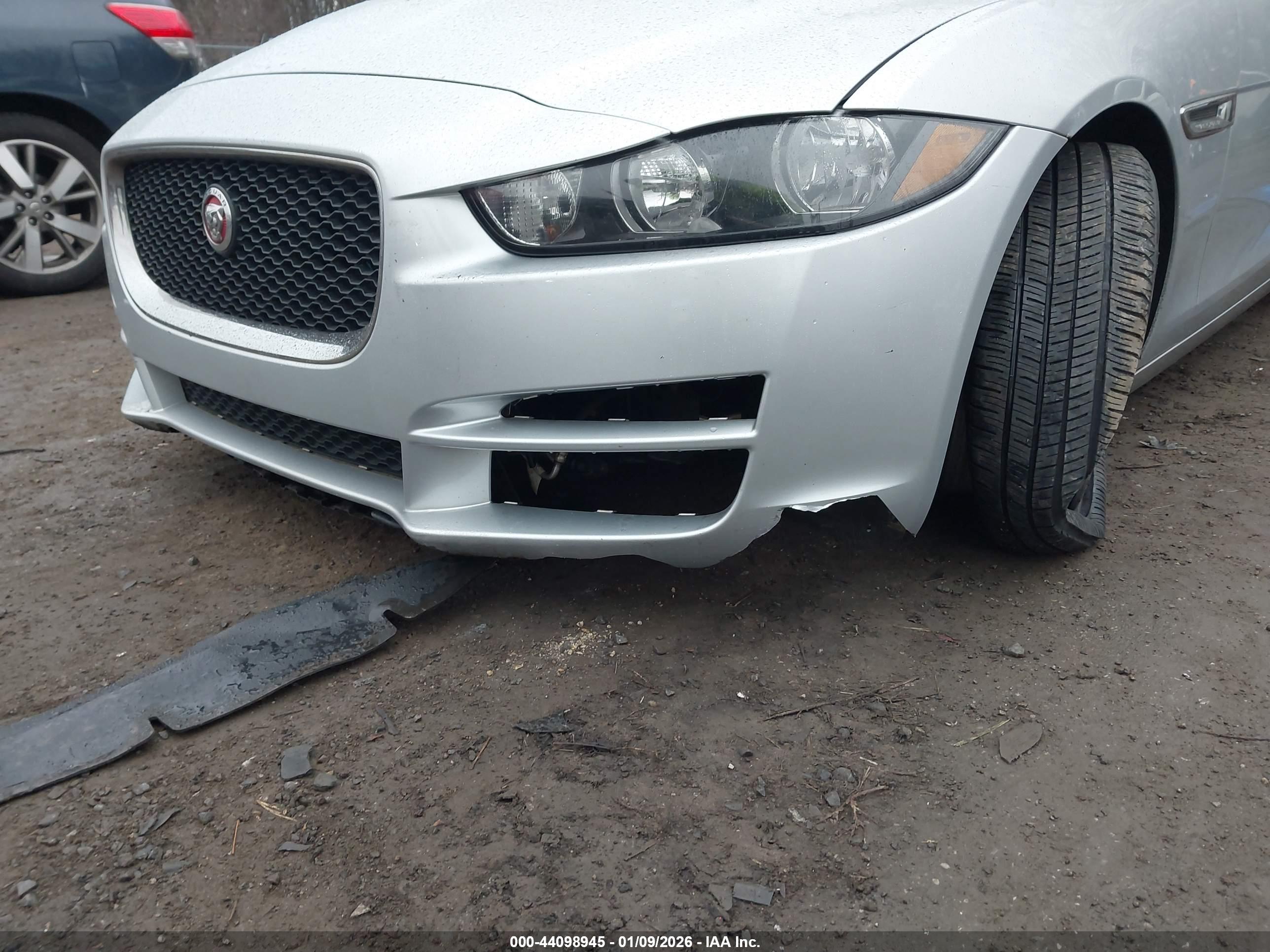 JAGUAR XE image 6