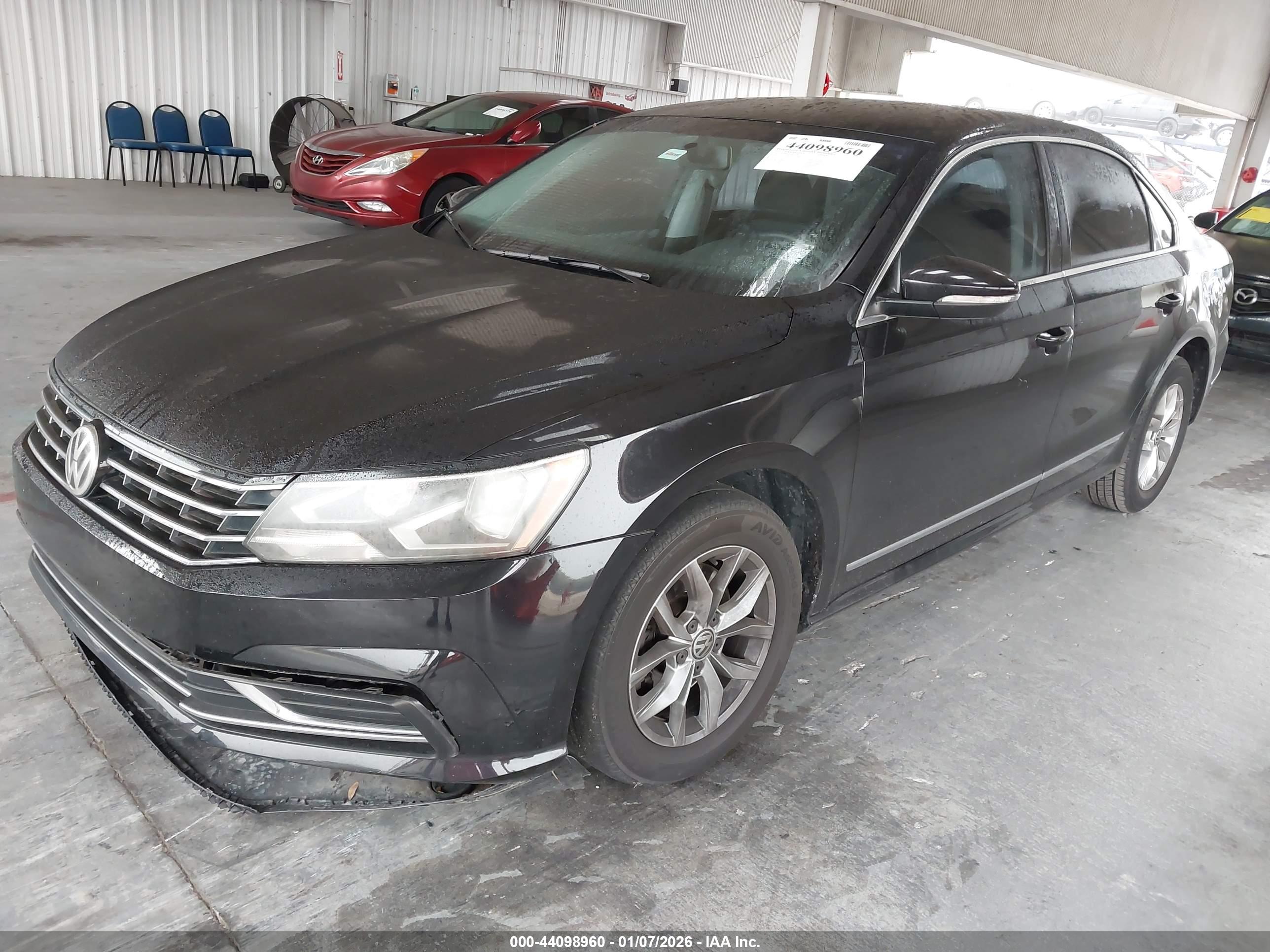 VOLKSWAGEN PASSAT image 2