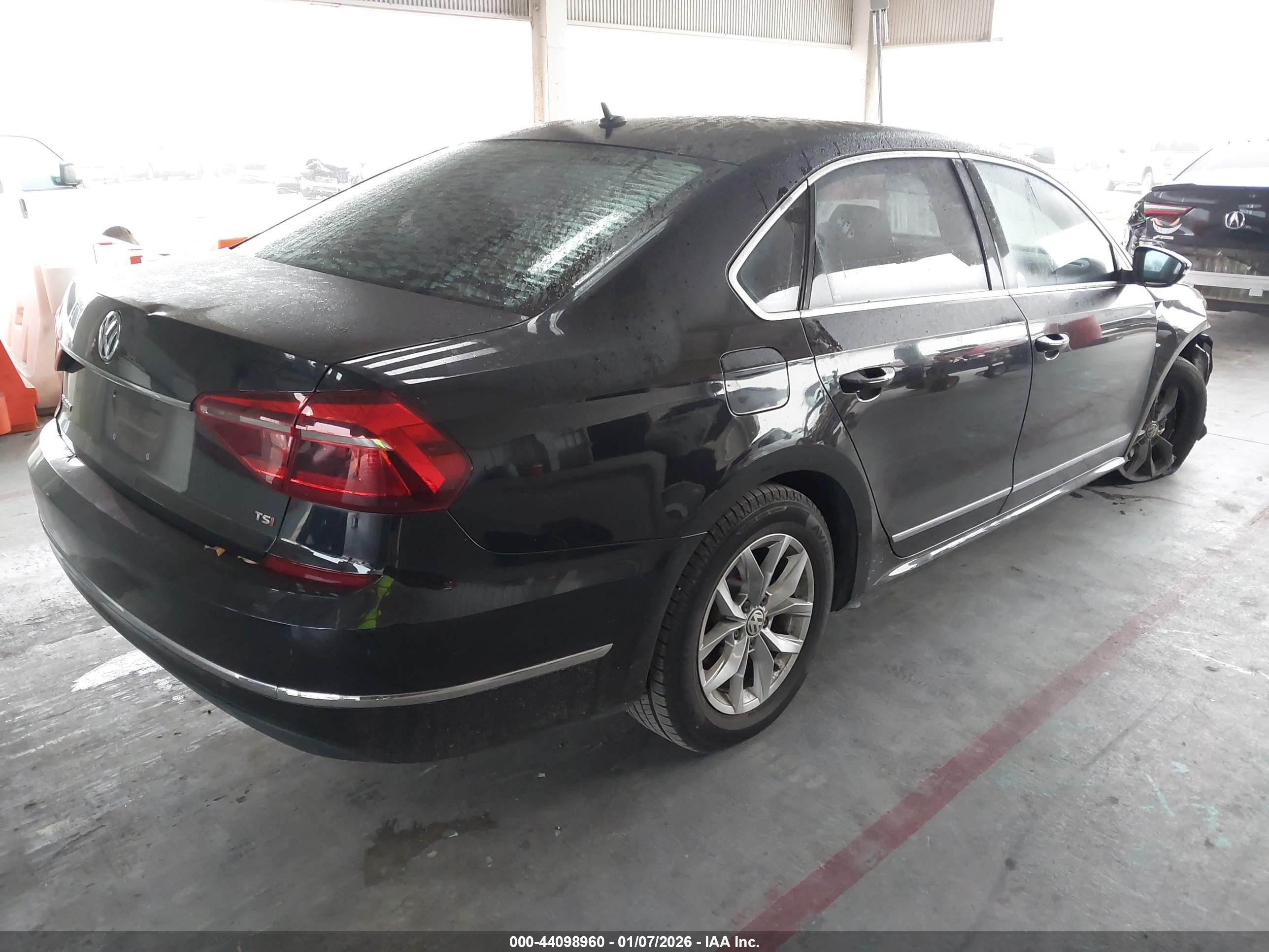 VOLKSWAGEN PASSAT image 4