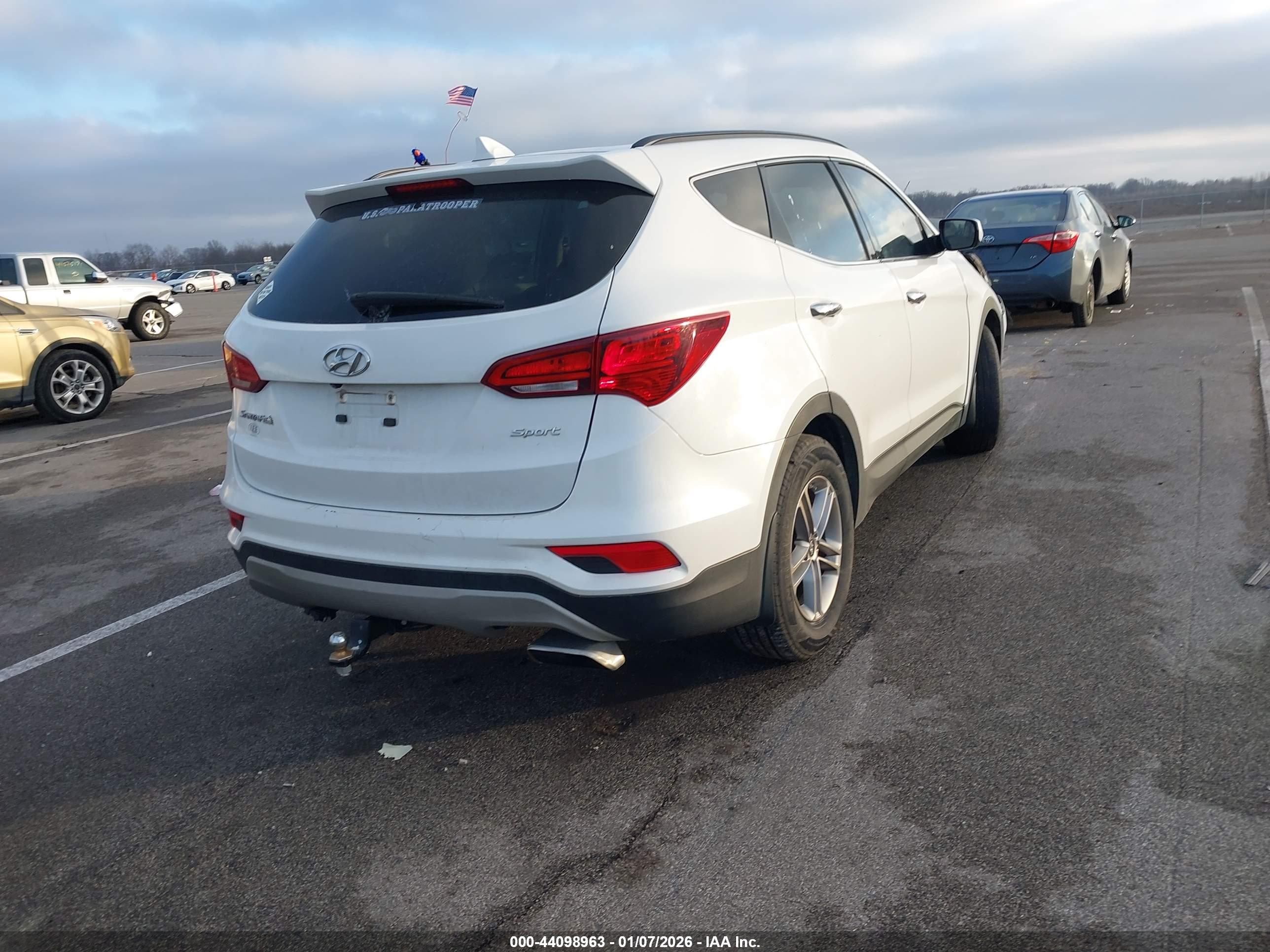 HYUNDAI SANTA image 4
