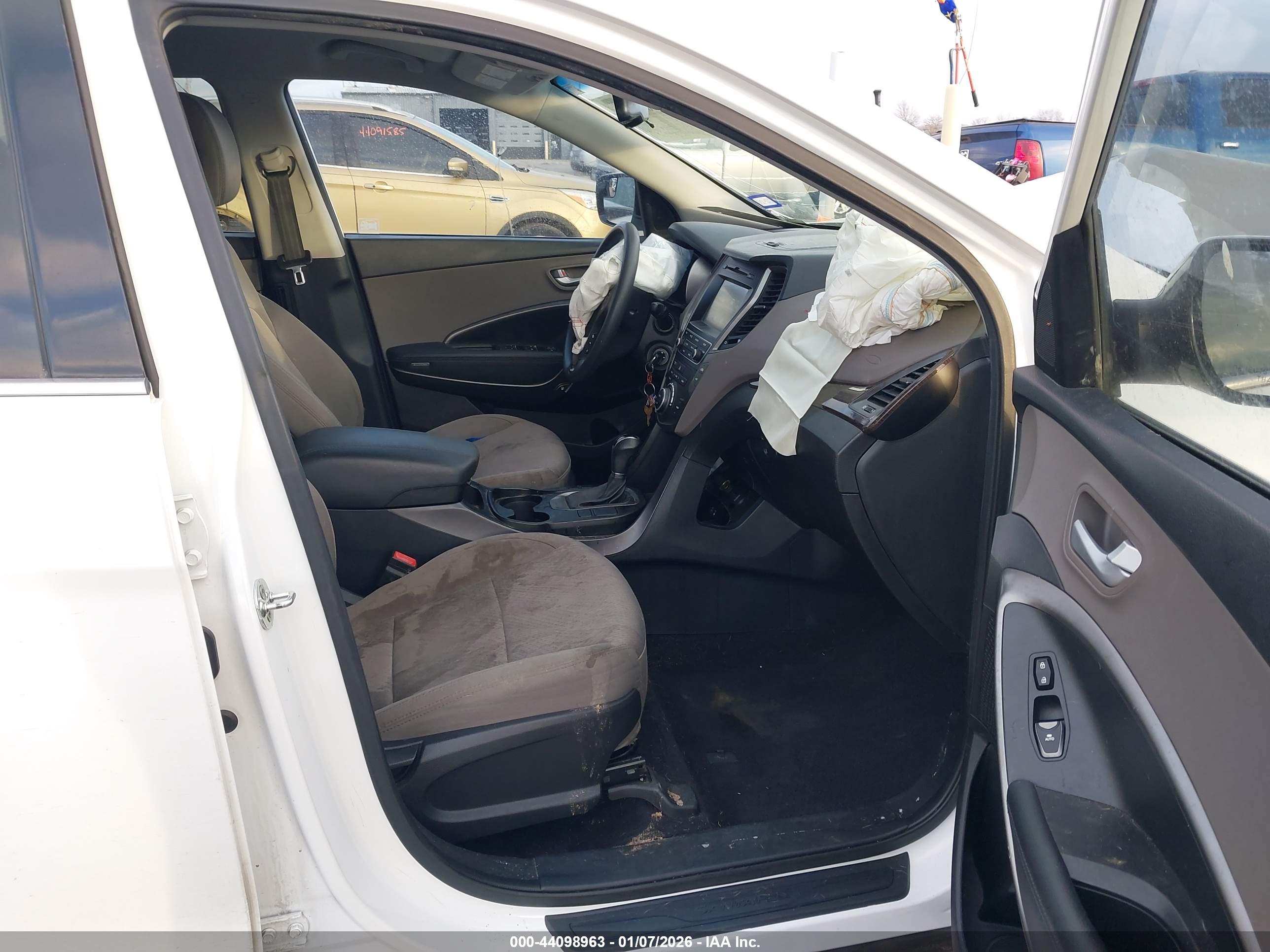 HYUNDAI SANTA image 5