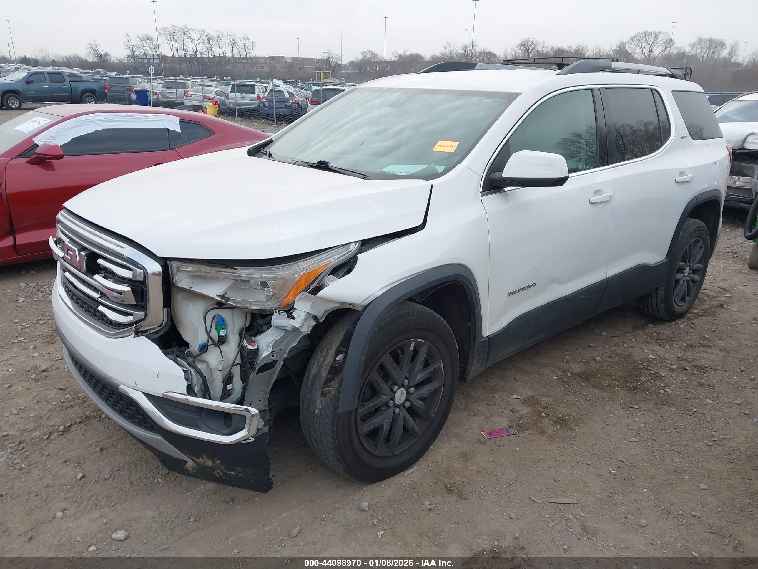 GMC ACADIA image 2