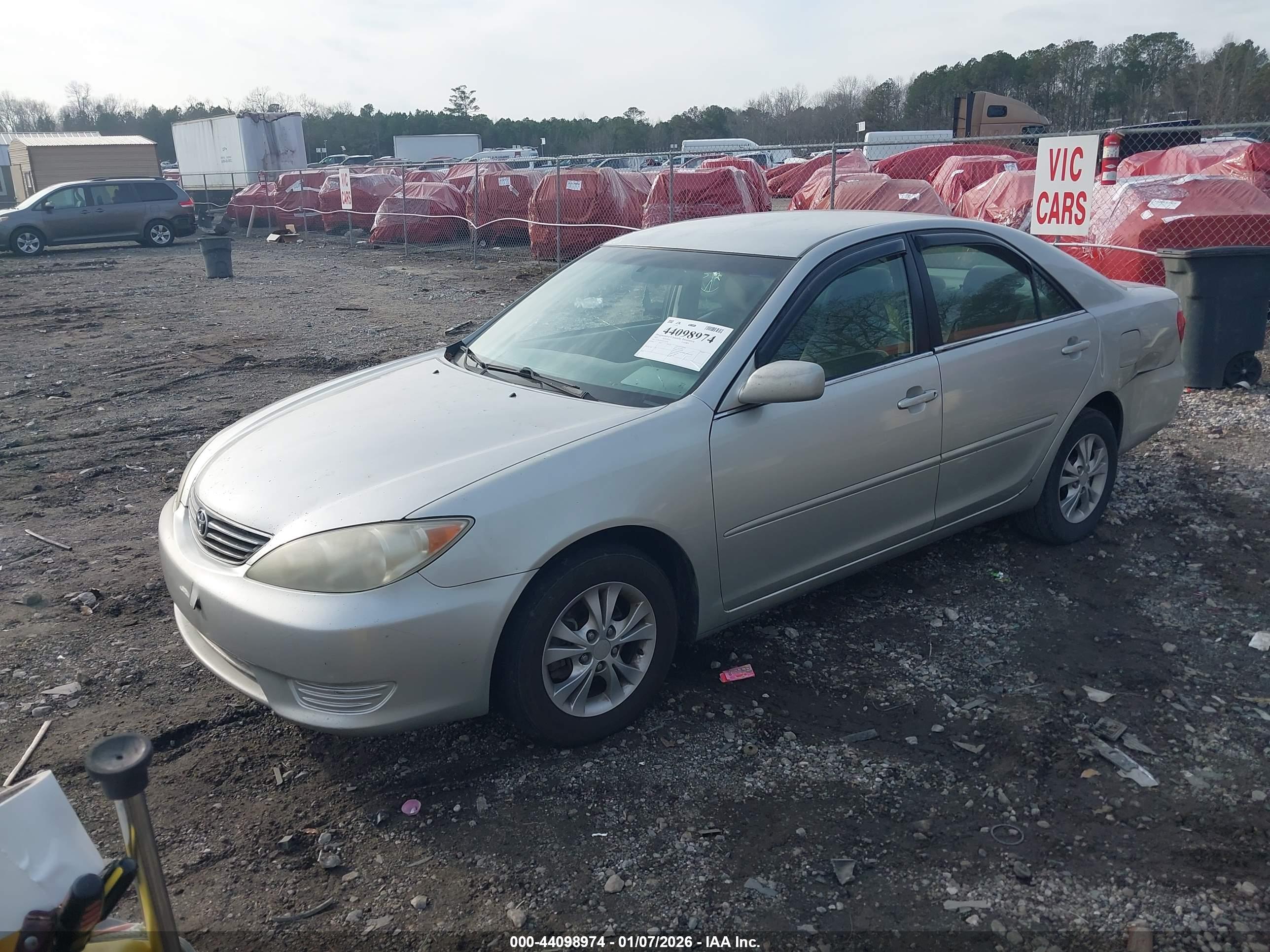 TOYOTA CAMRY image 2