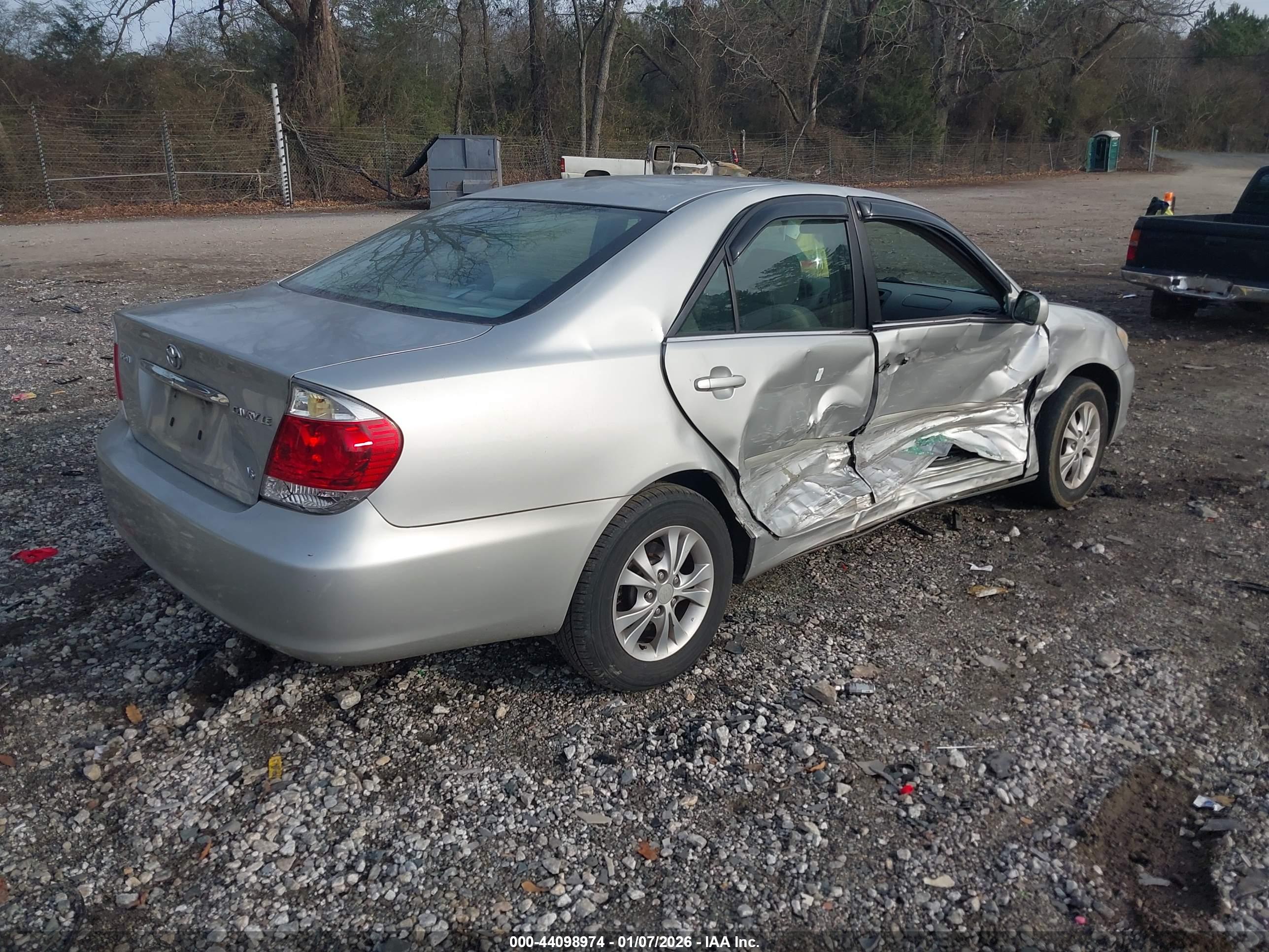 TOYOTA CAMRY image 4