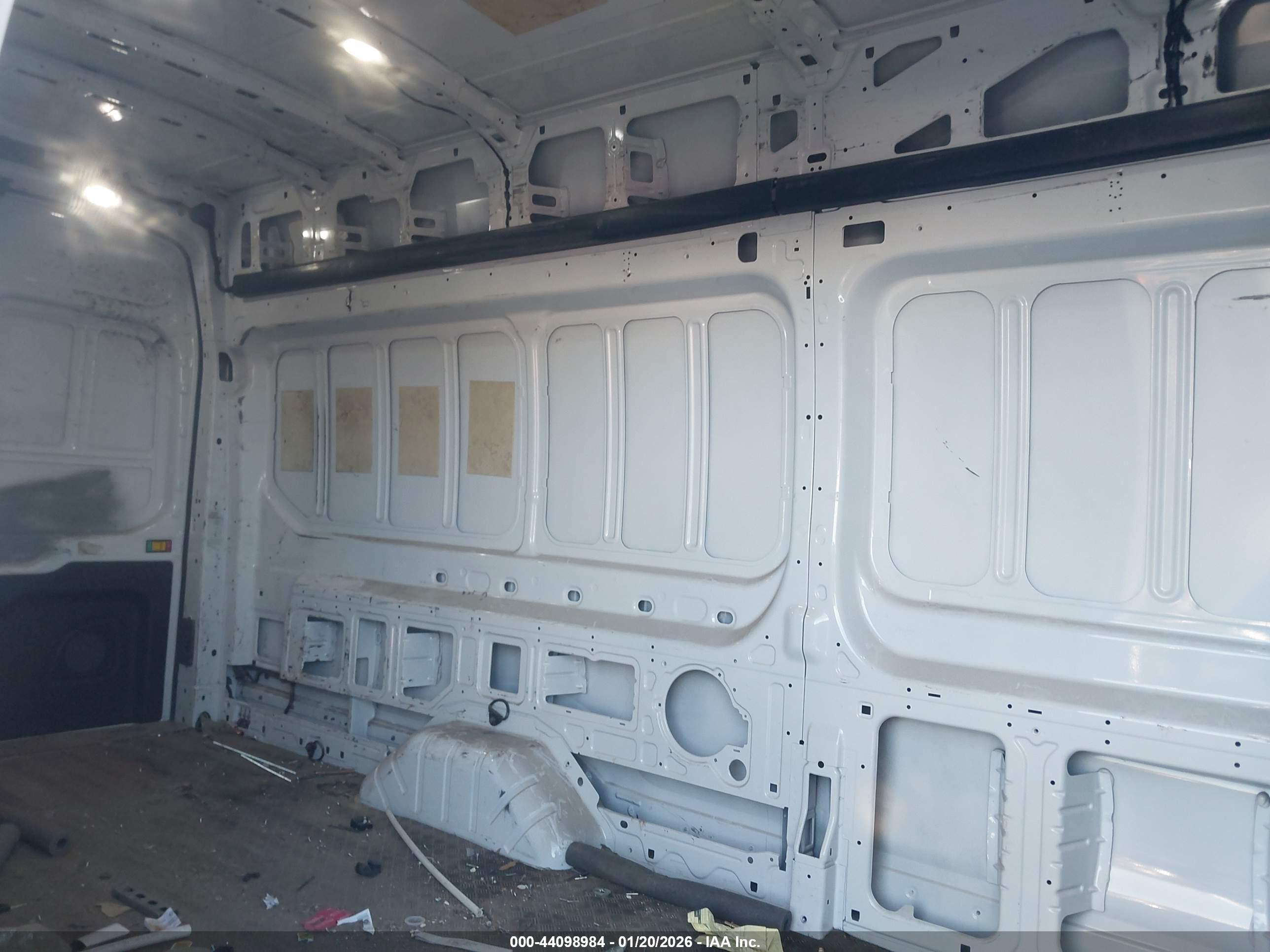 FORD TRANSIT-250 image 8