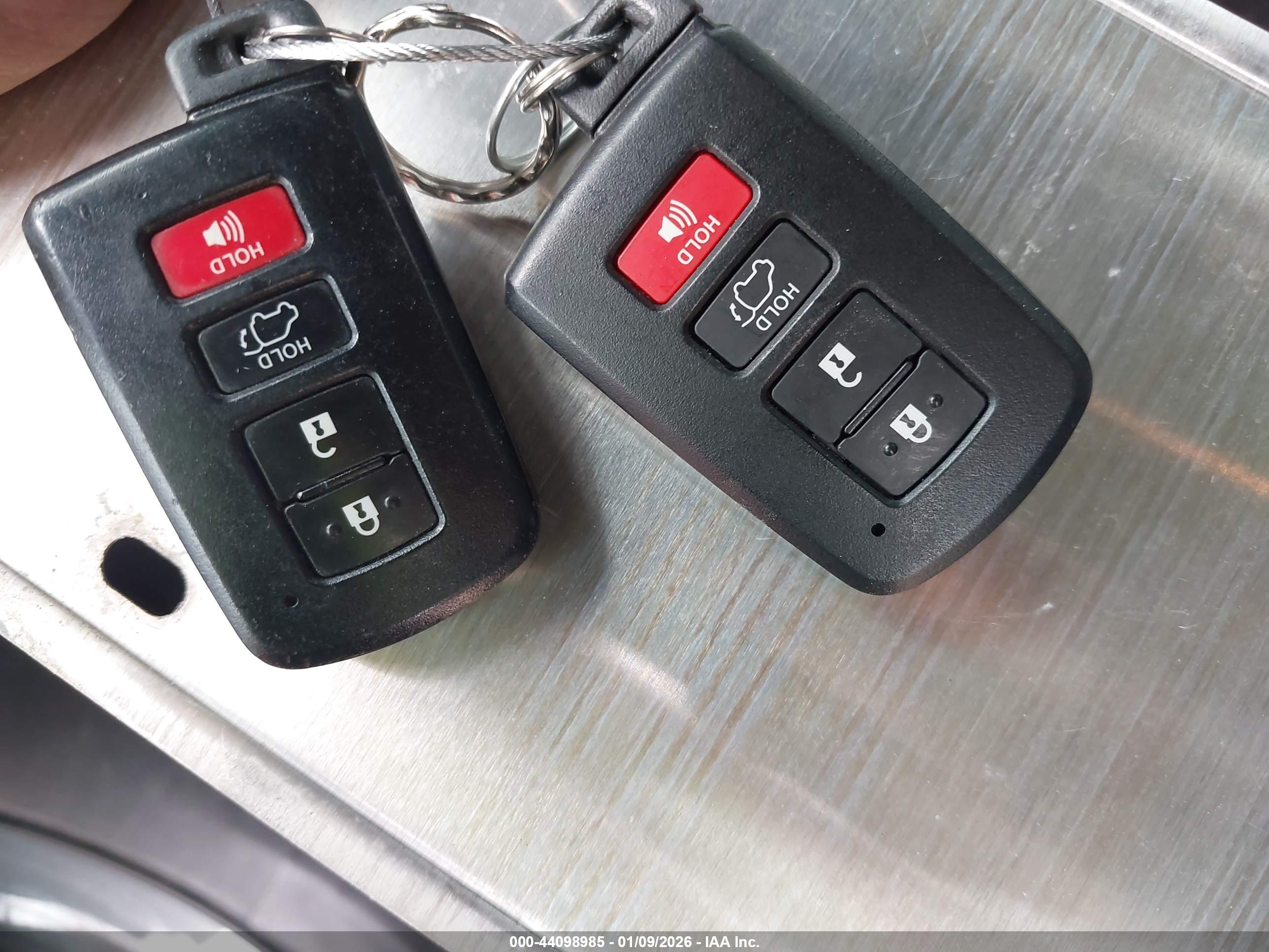 TOYOTA RAV4 image 11