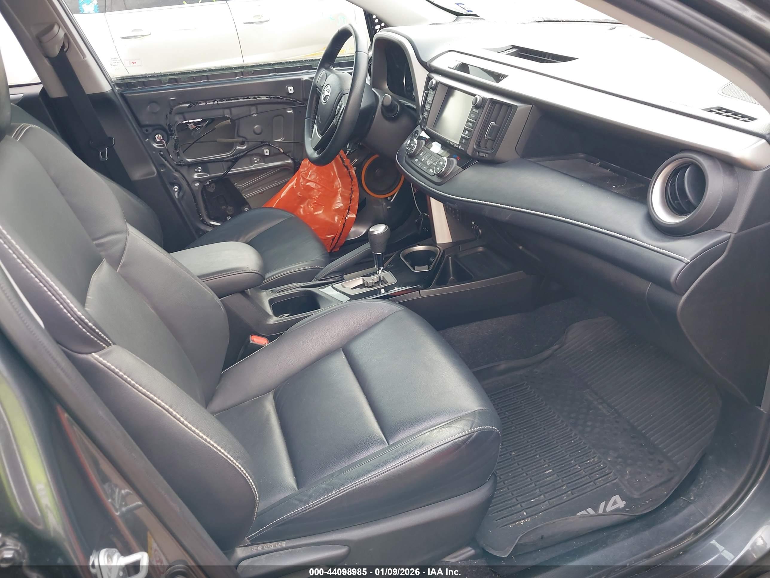 TOYOTA RAV4 image 5