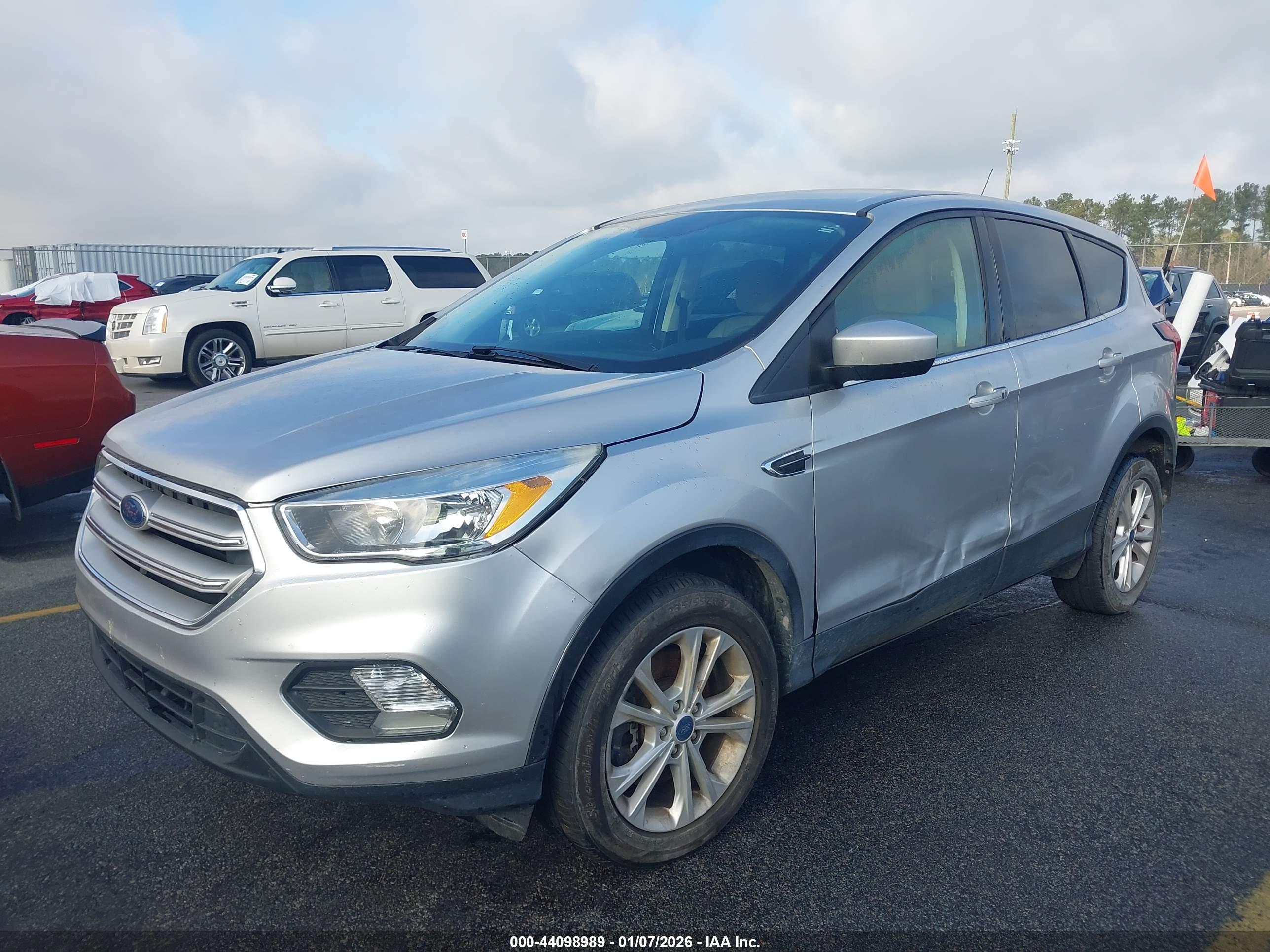 FORD ESCAPE image 2