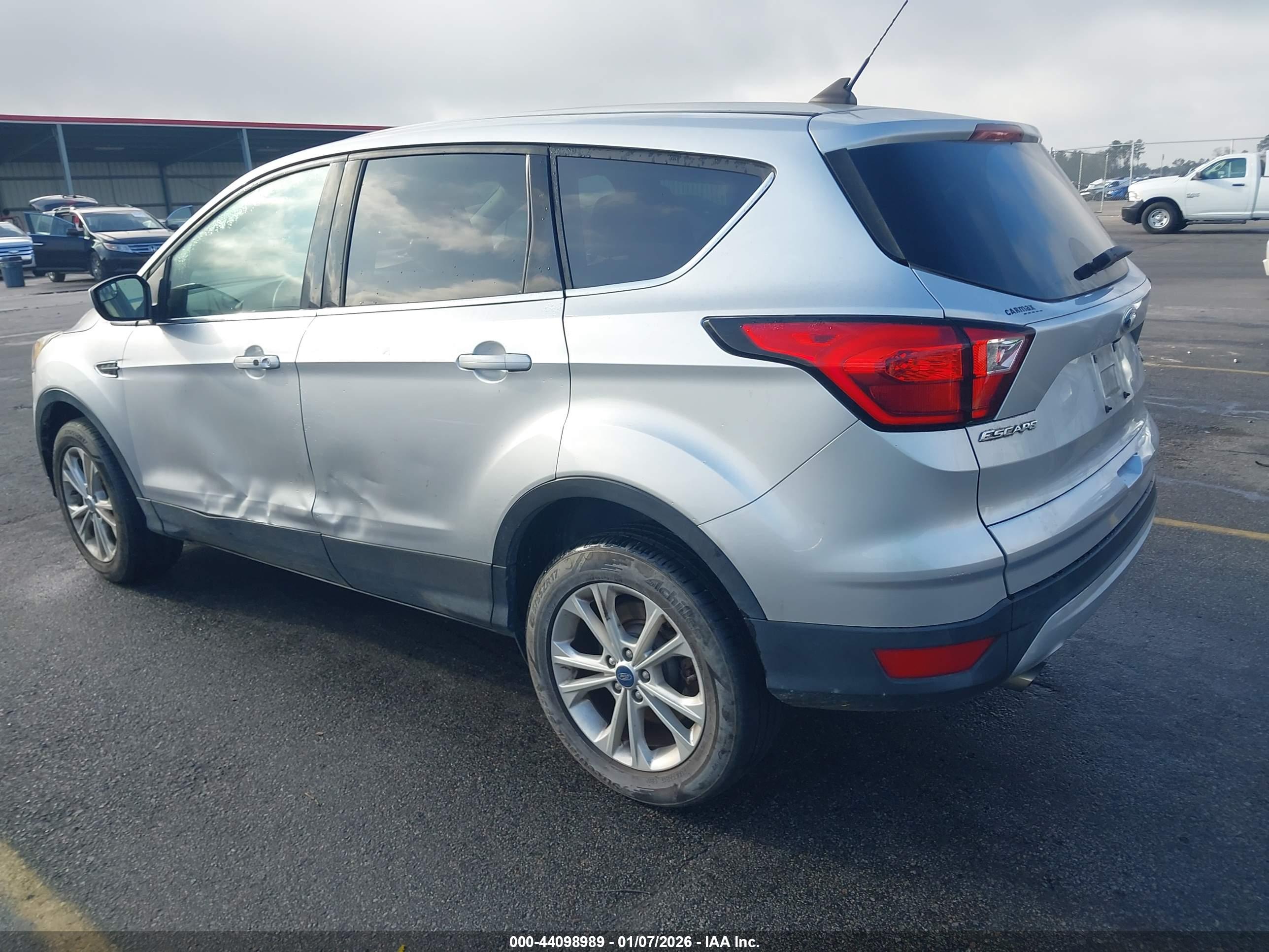FORD ESCAPE image 3