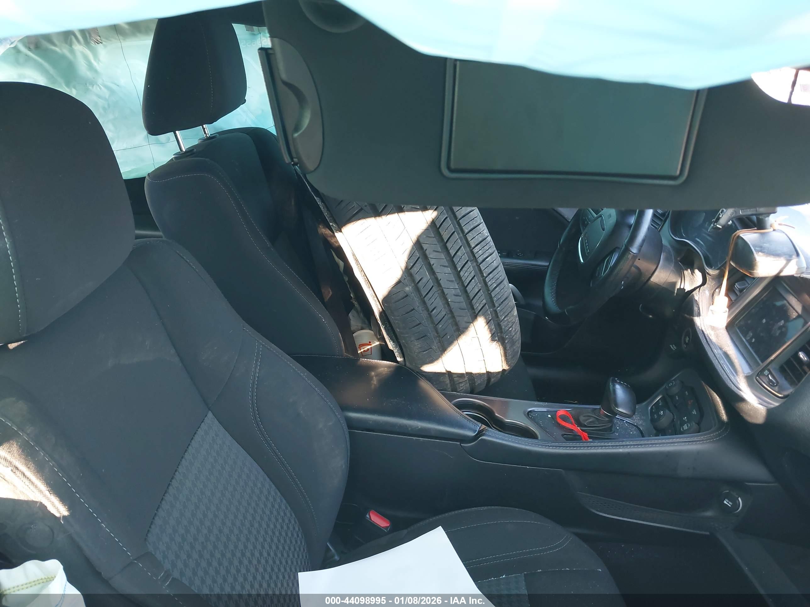 DODGE CHALLENGER image 5