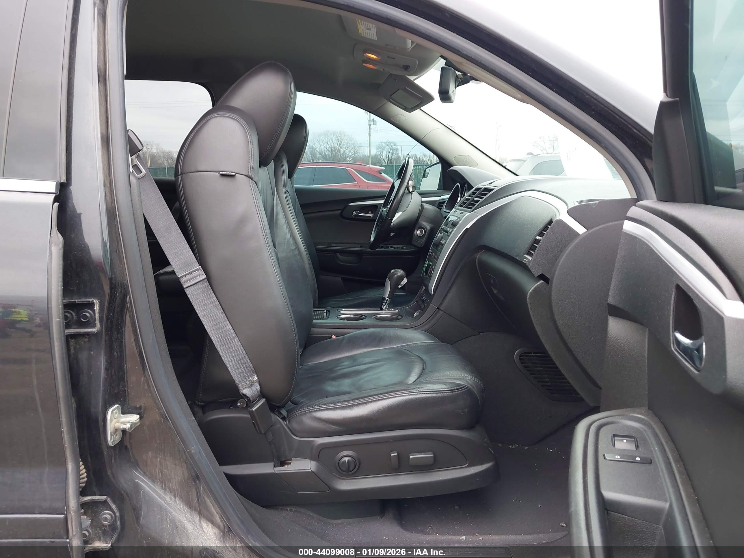 CHEVROLET TRAVERSE image 5