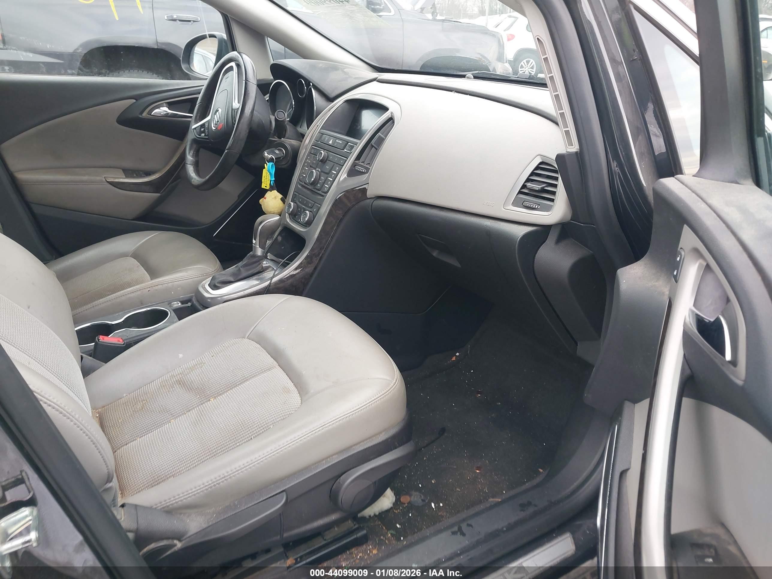 BUICK VERANO image 5