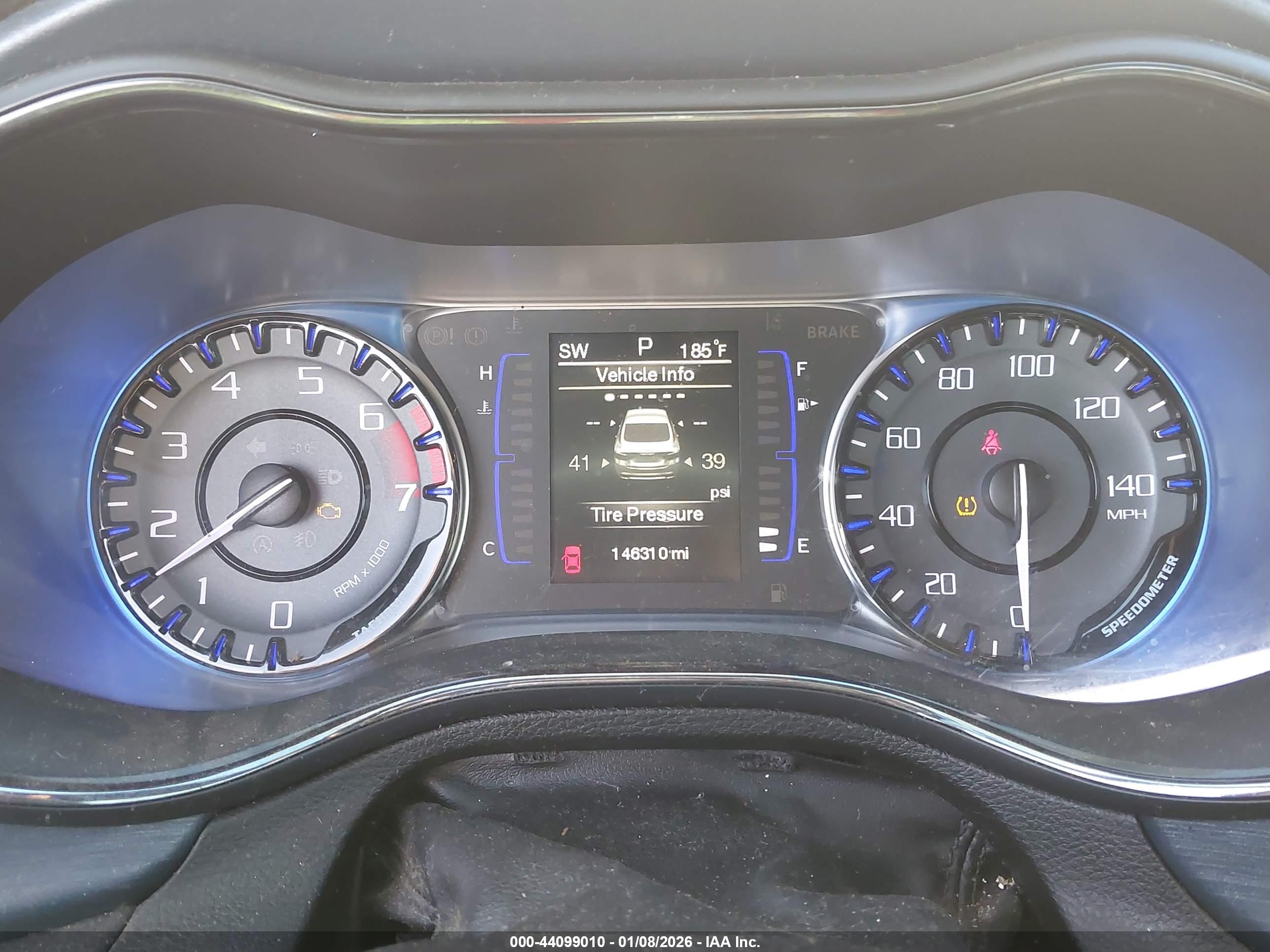 CHRYSLER 200 image 7