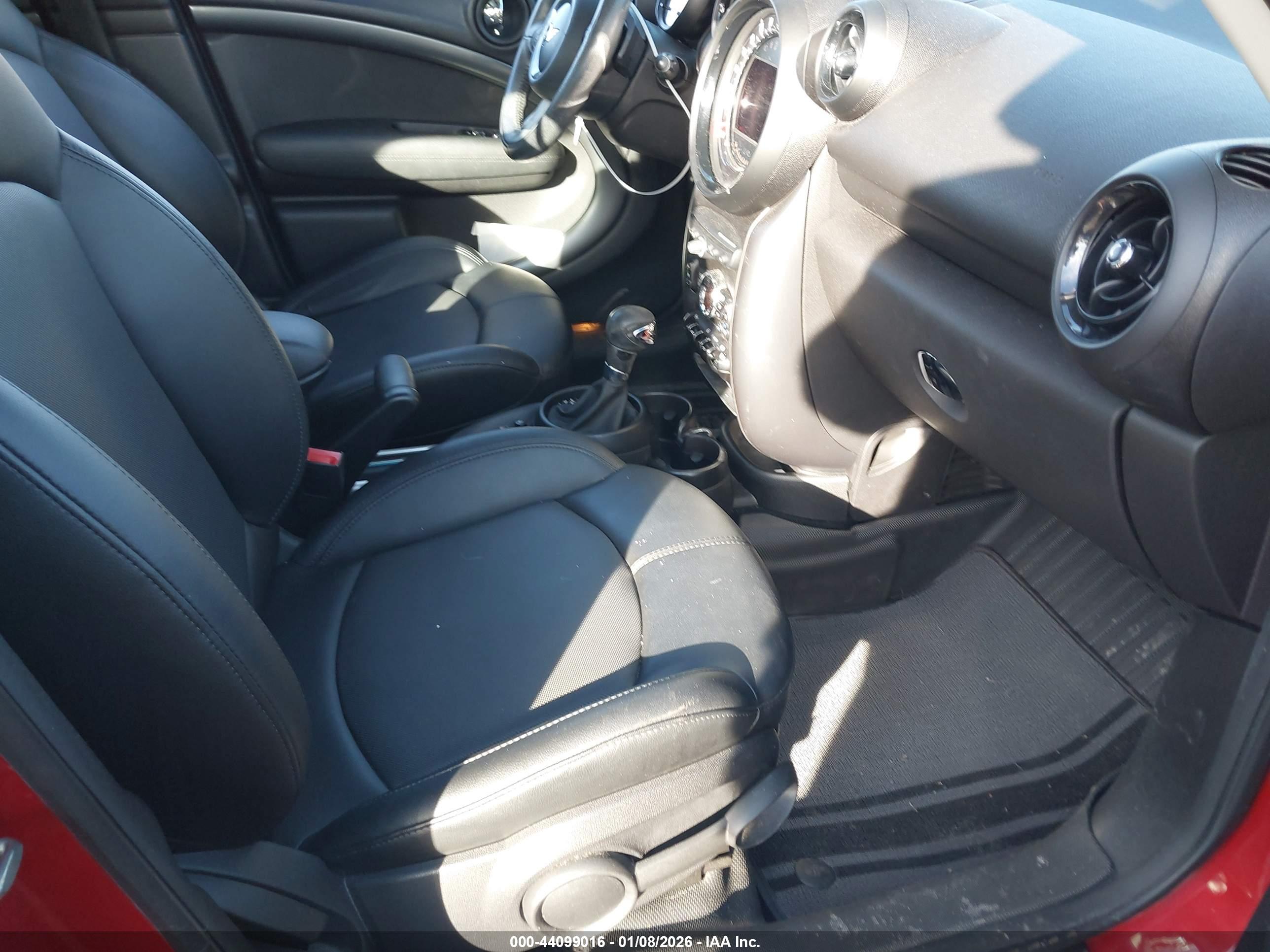 MINI COUNTRYMAN image 5