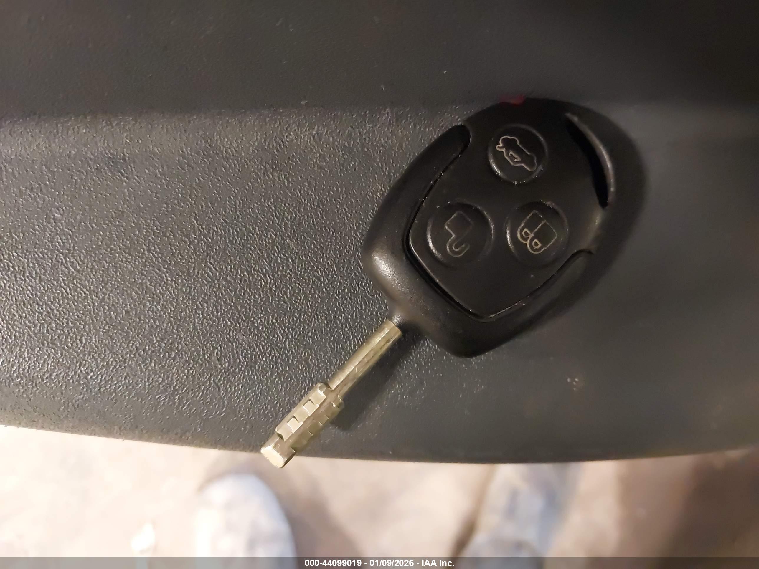 FORD TRANSIT image 11