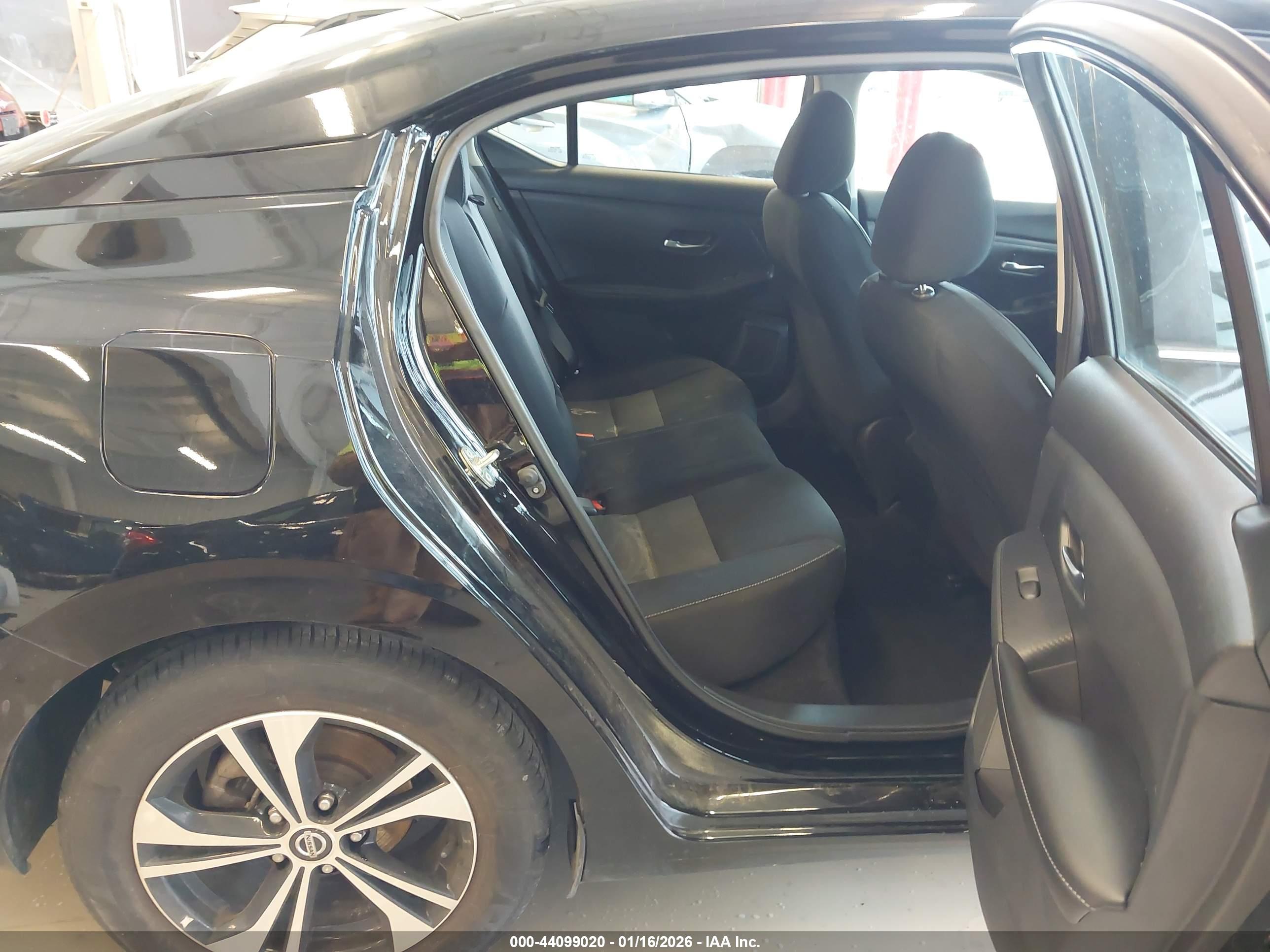 NISSAN SENTRA image 8
