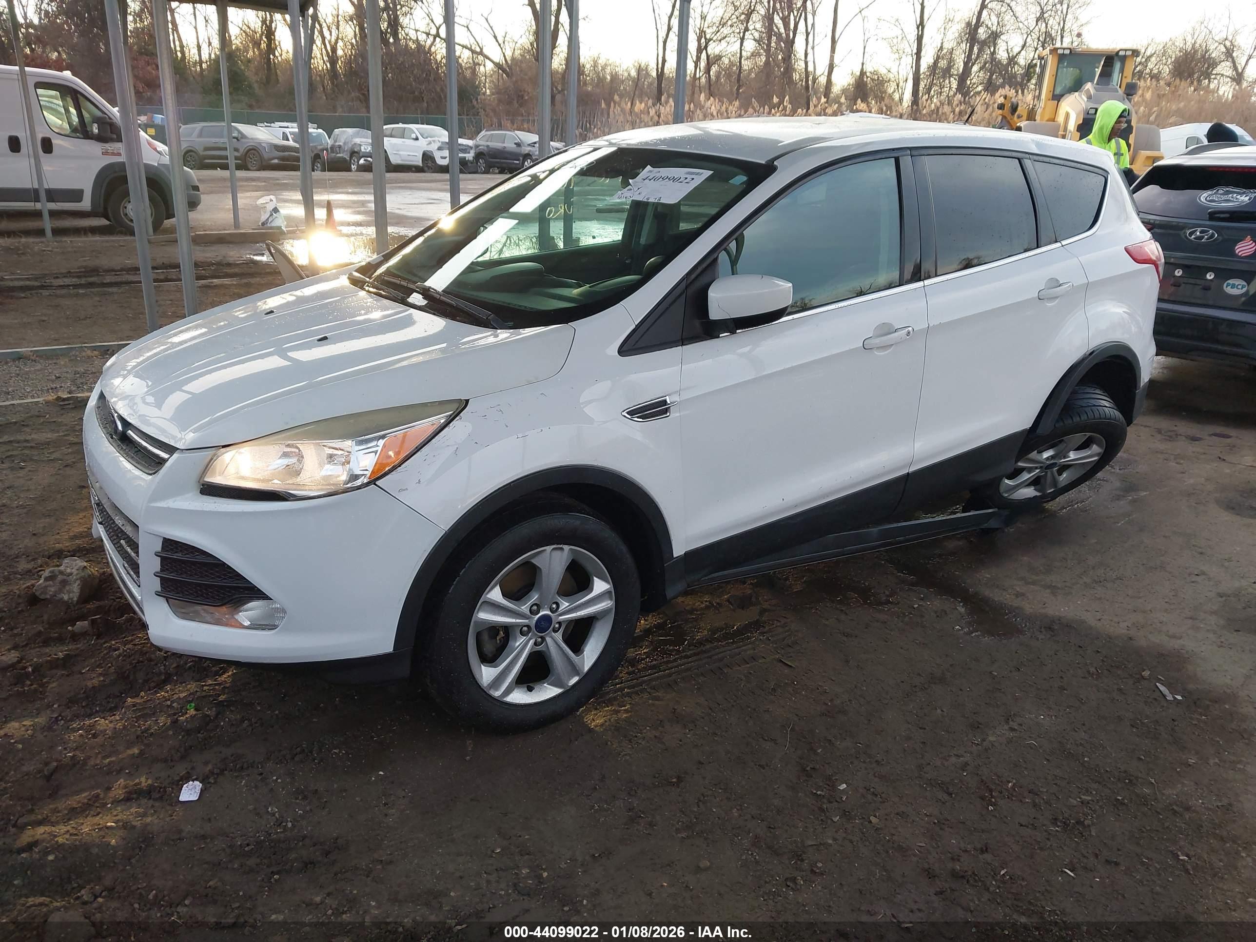 FORD ESCAPE image 2