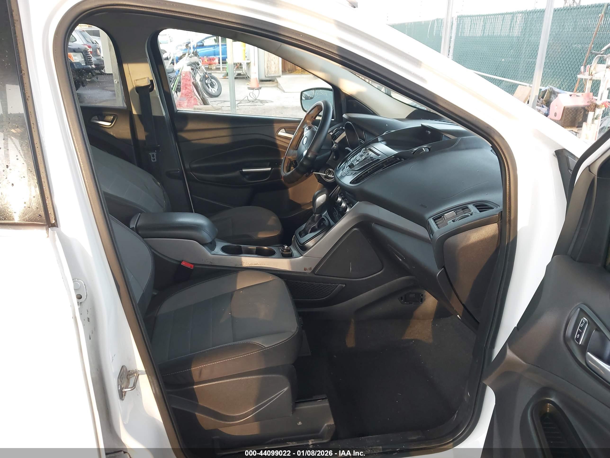FORD ESCAPE image 5