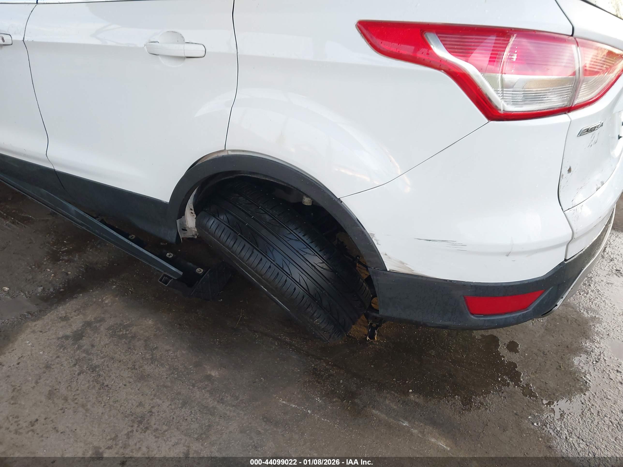 FORD ESCAPE image 6