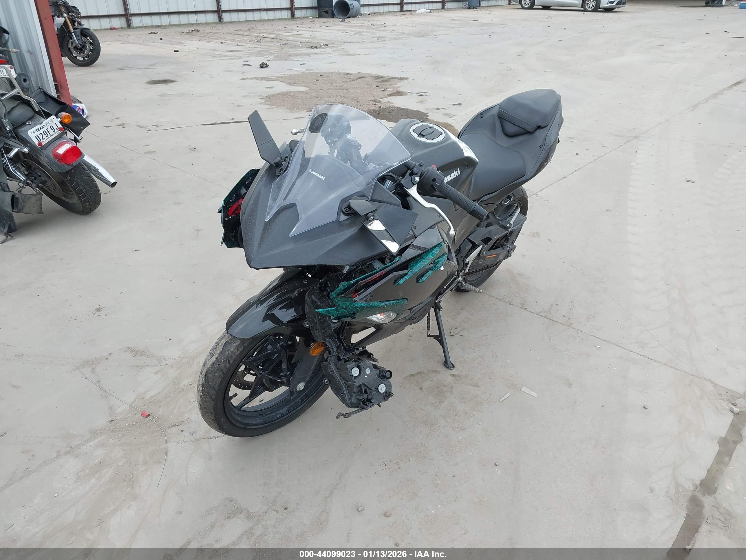 KAWASAKI EX500 image 2