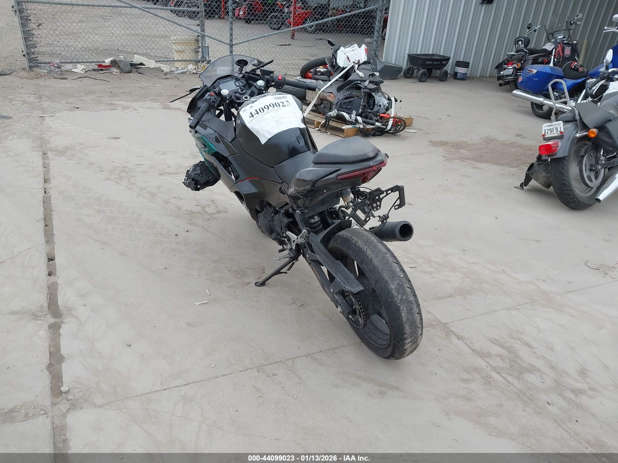 KAWASAKI EX500 image 3