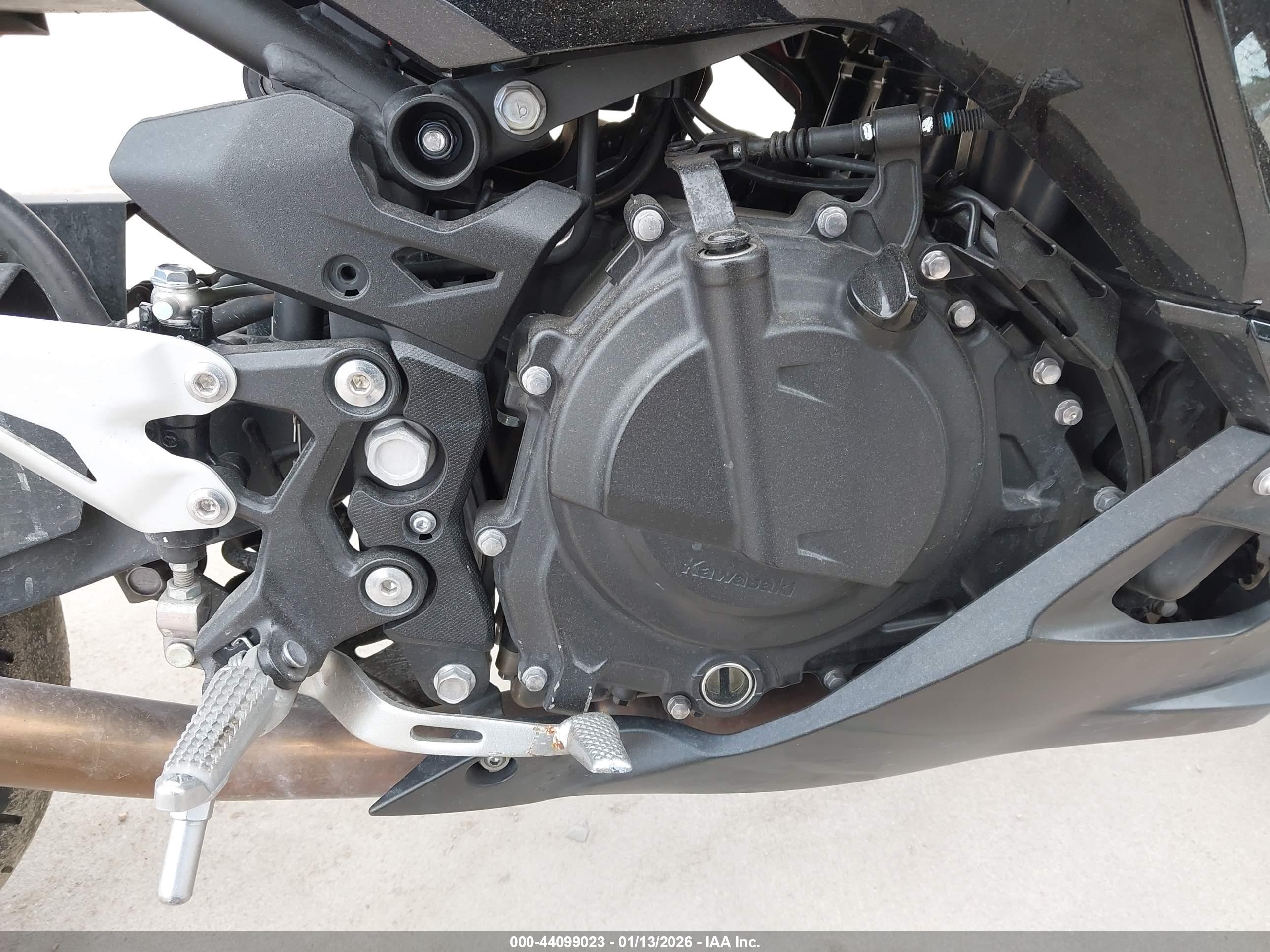 KAWASAKI EX500 image 8