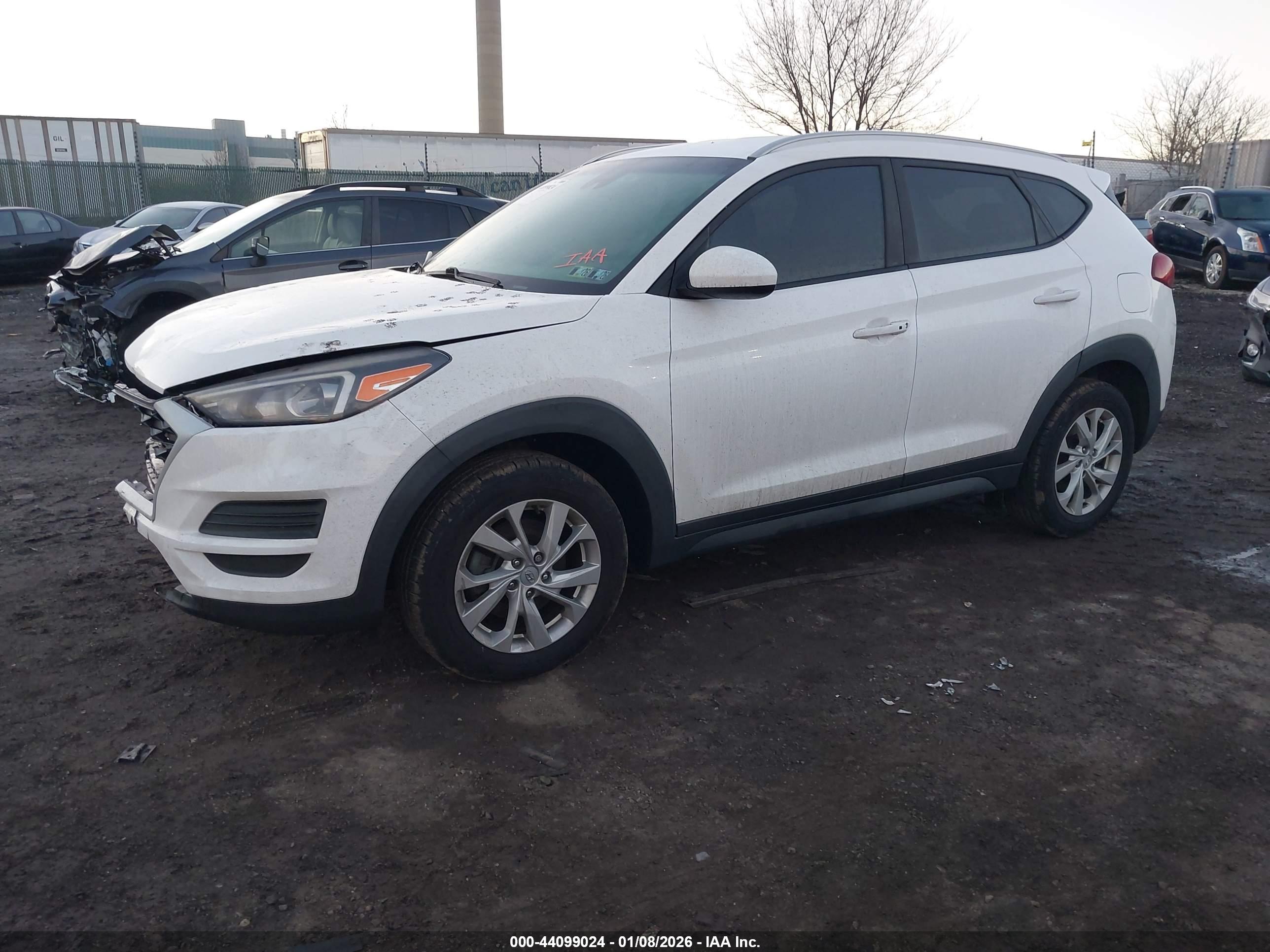 HYUNDAI TUCSON image 2