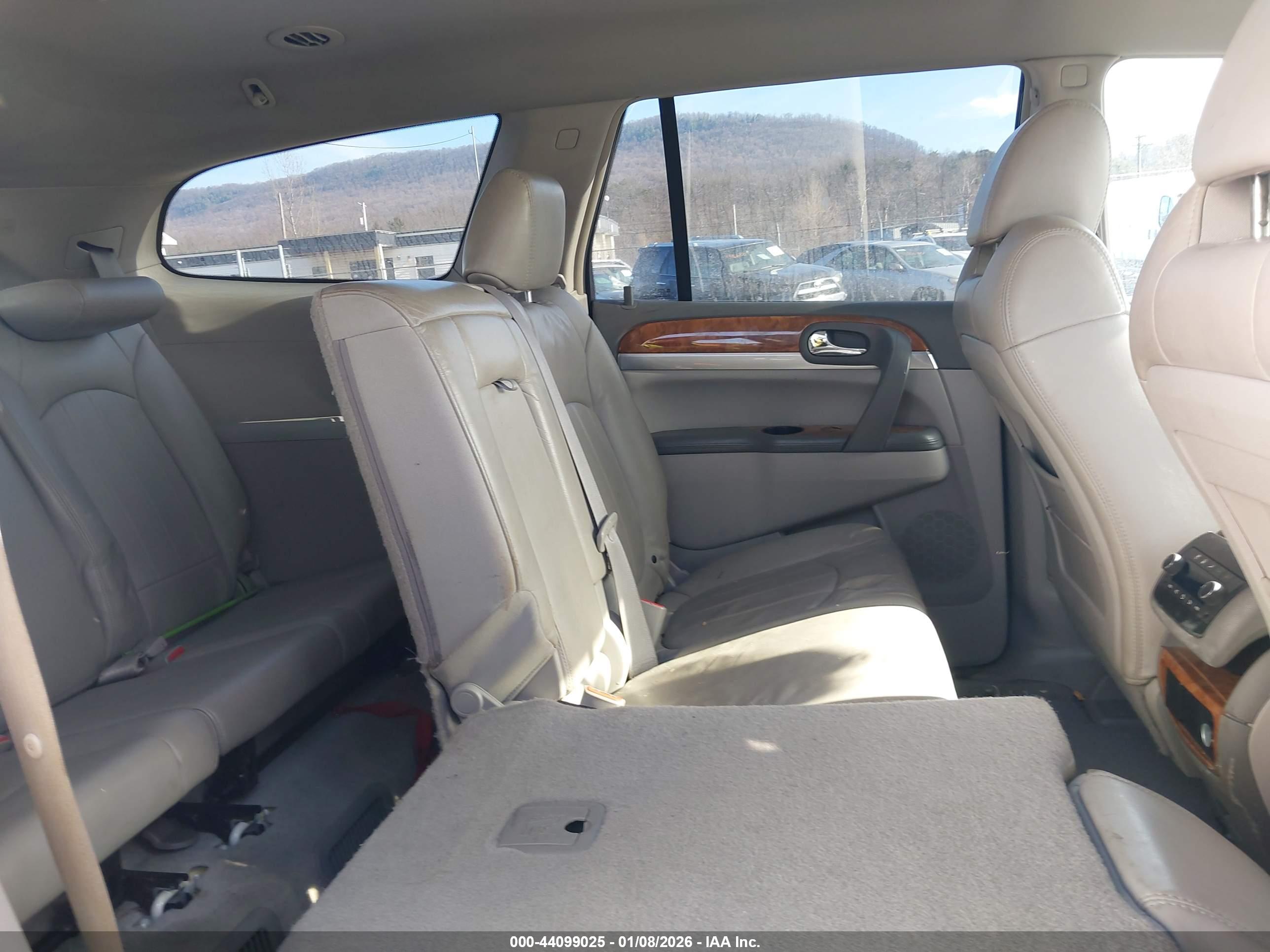 BUICK ENCLAVE image 8
