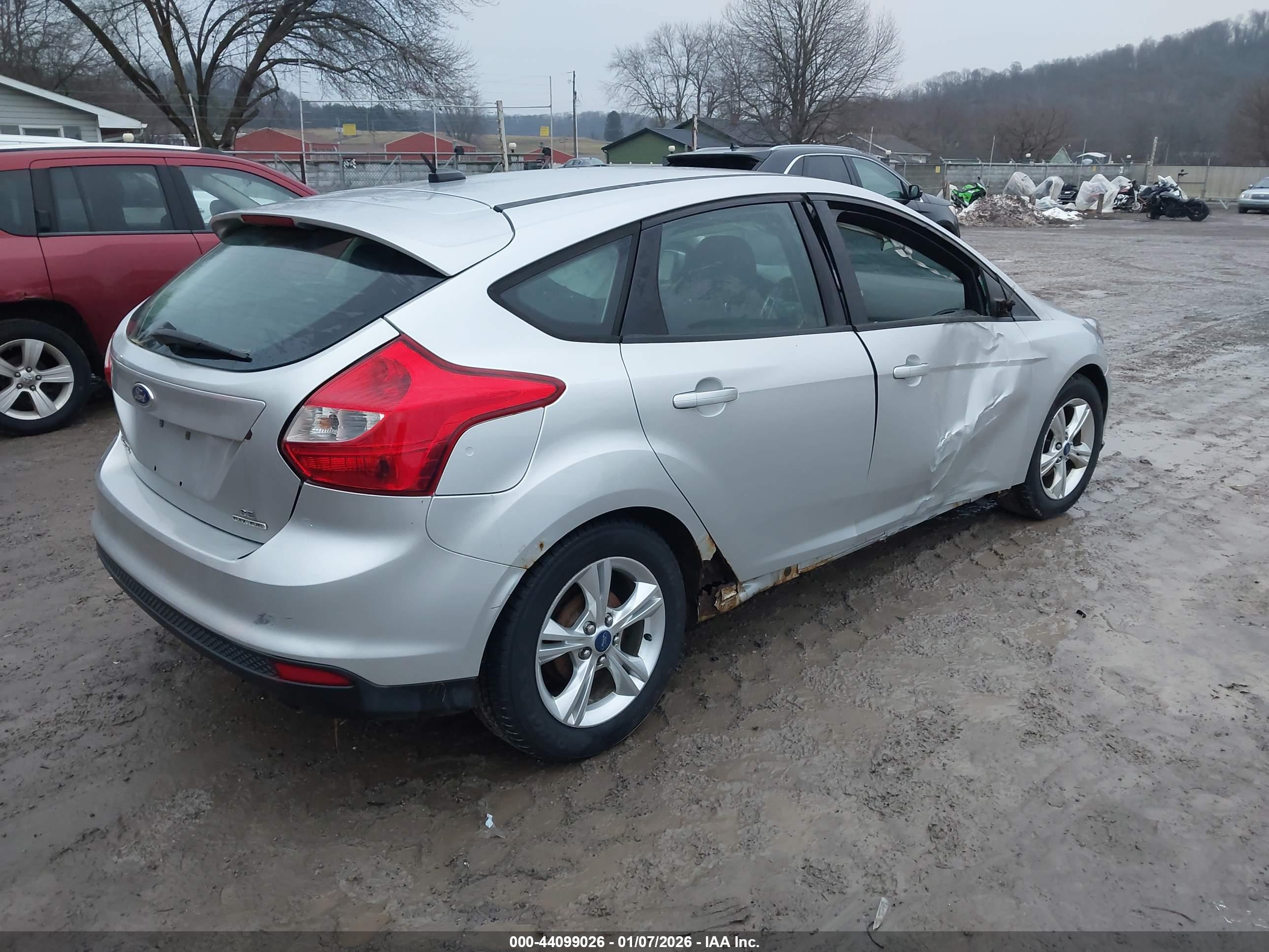 FORD FOCUS image 4