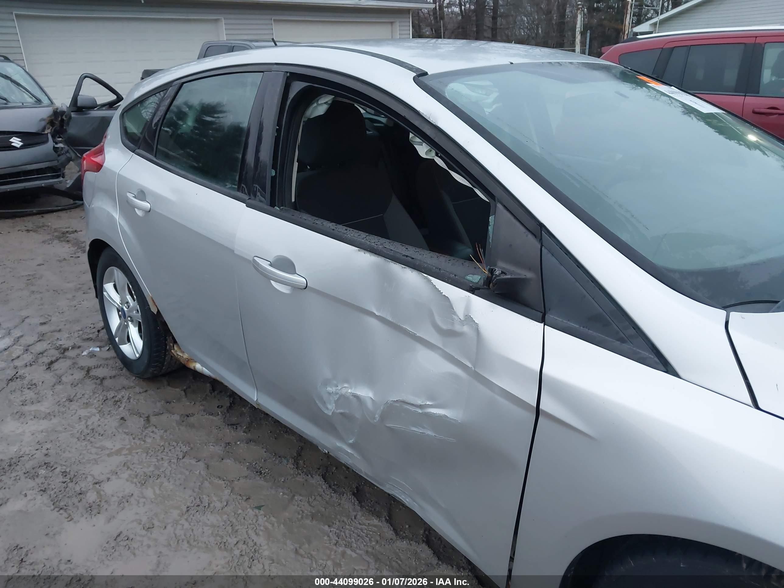 FORD FOCUS image 6