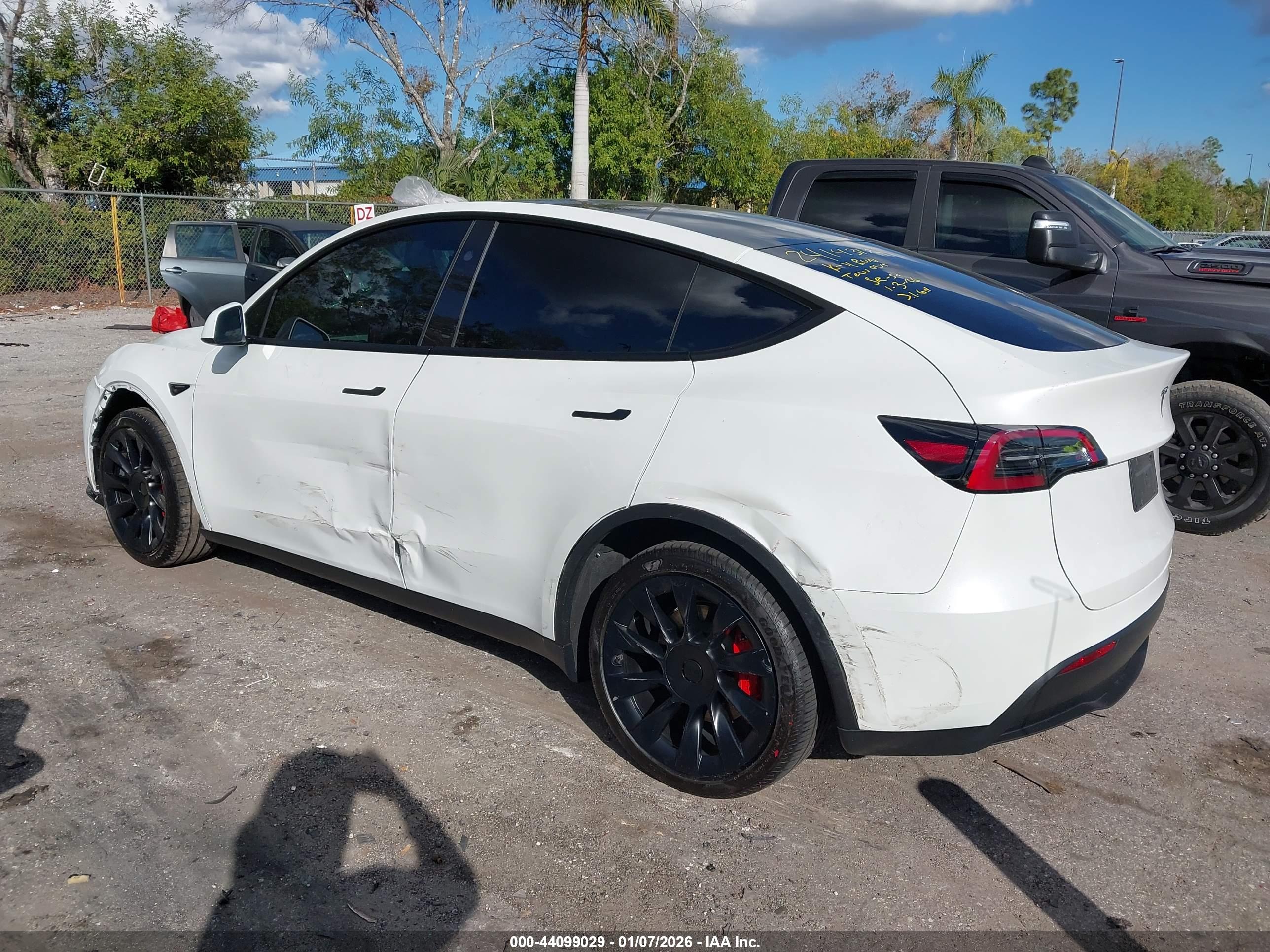 TESLA MODEL image 3