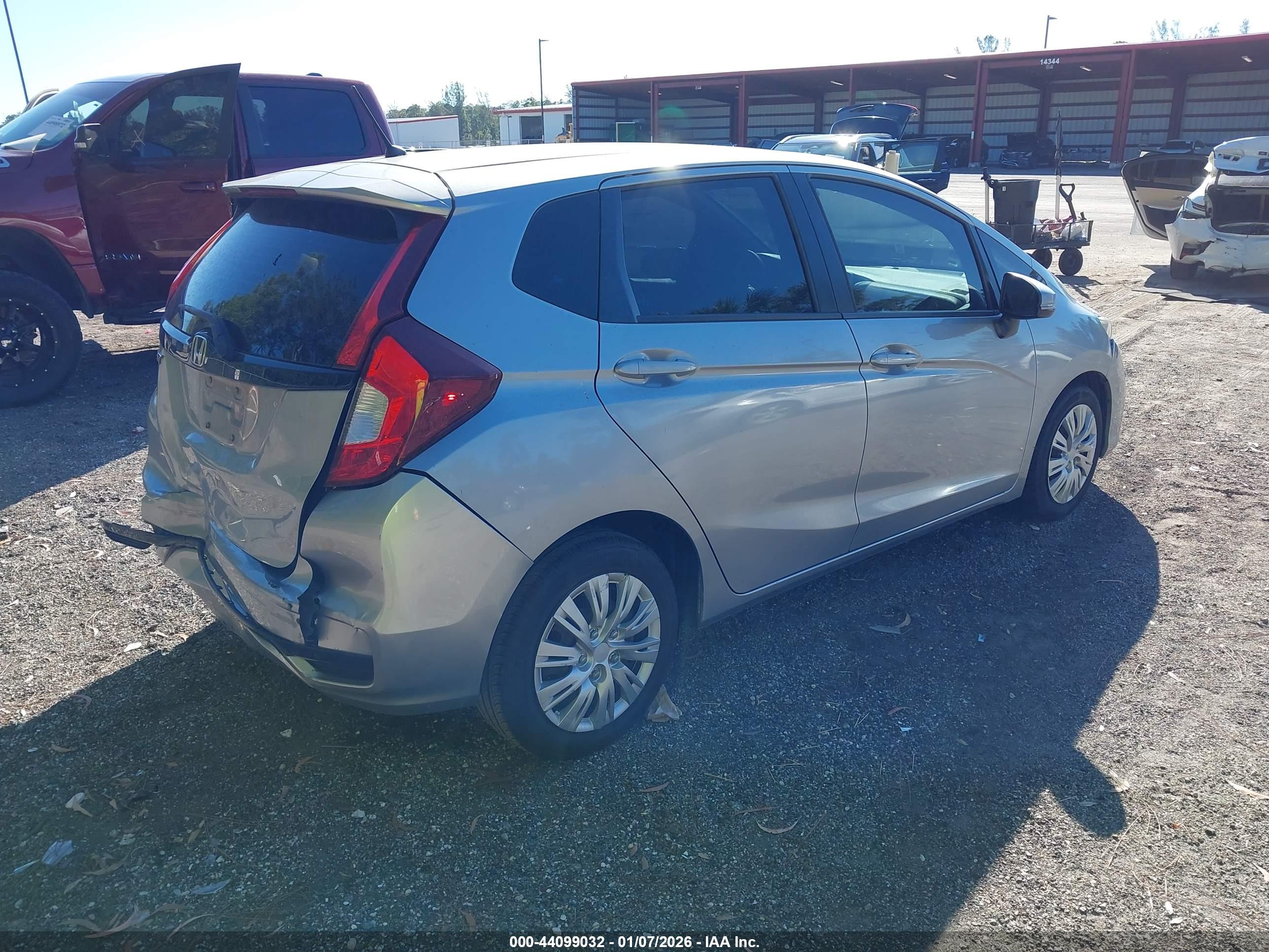 HONDA FIT image 4