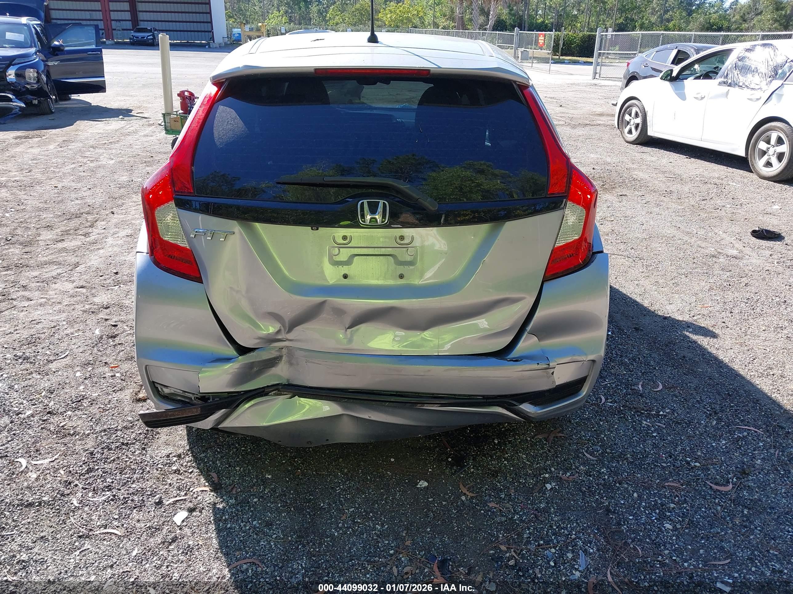 HONDA FIT image 6