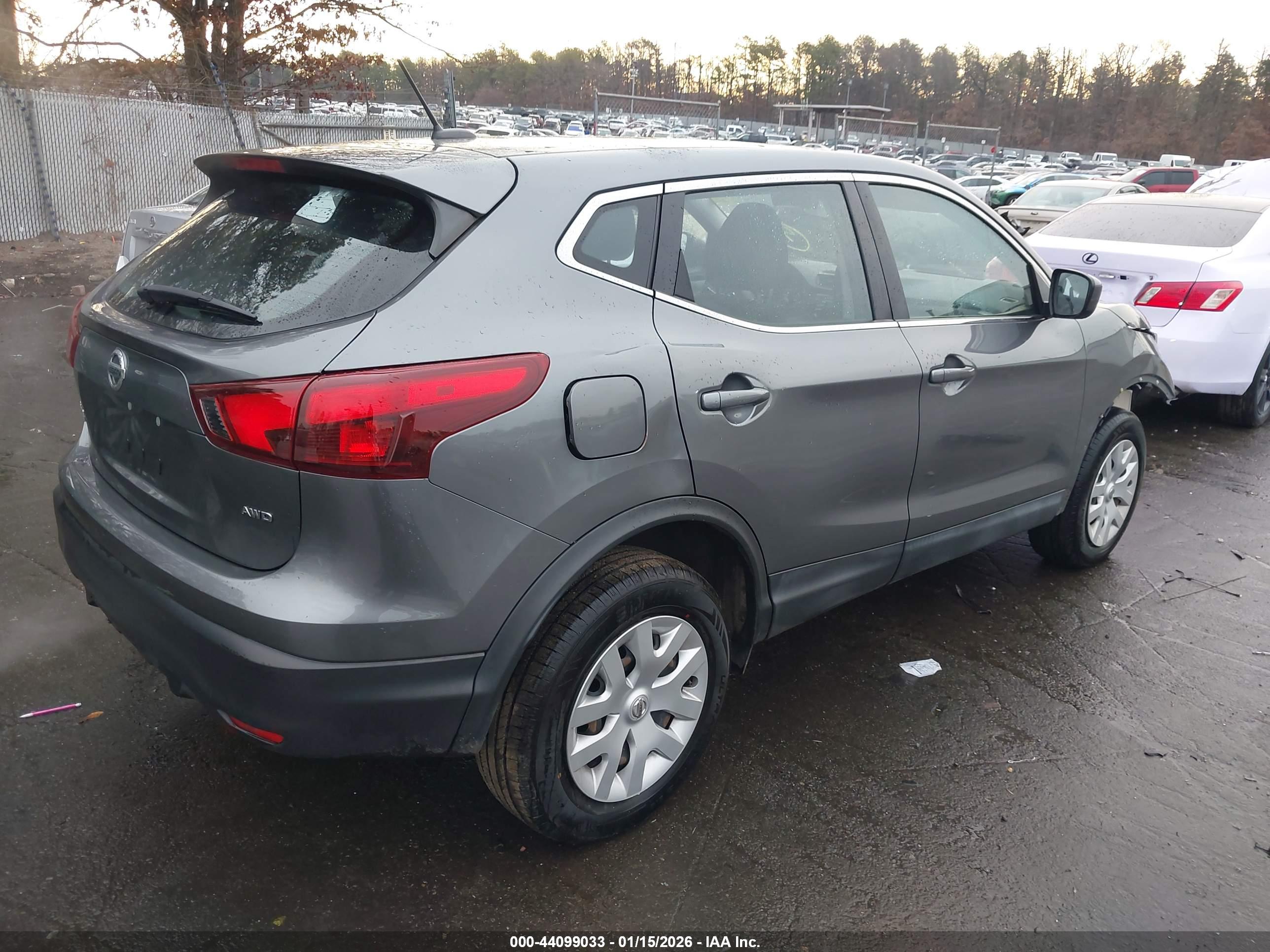 NISSAN ROGUE image 4