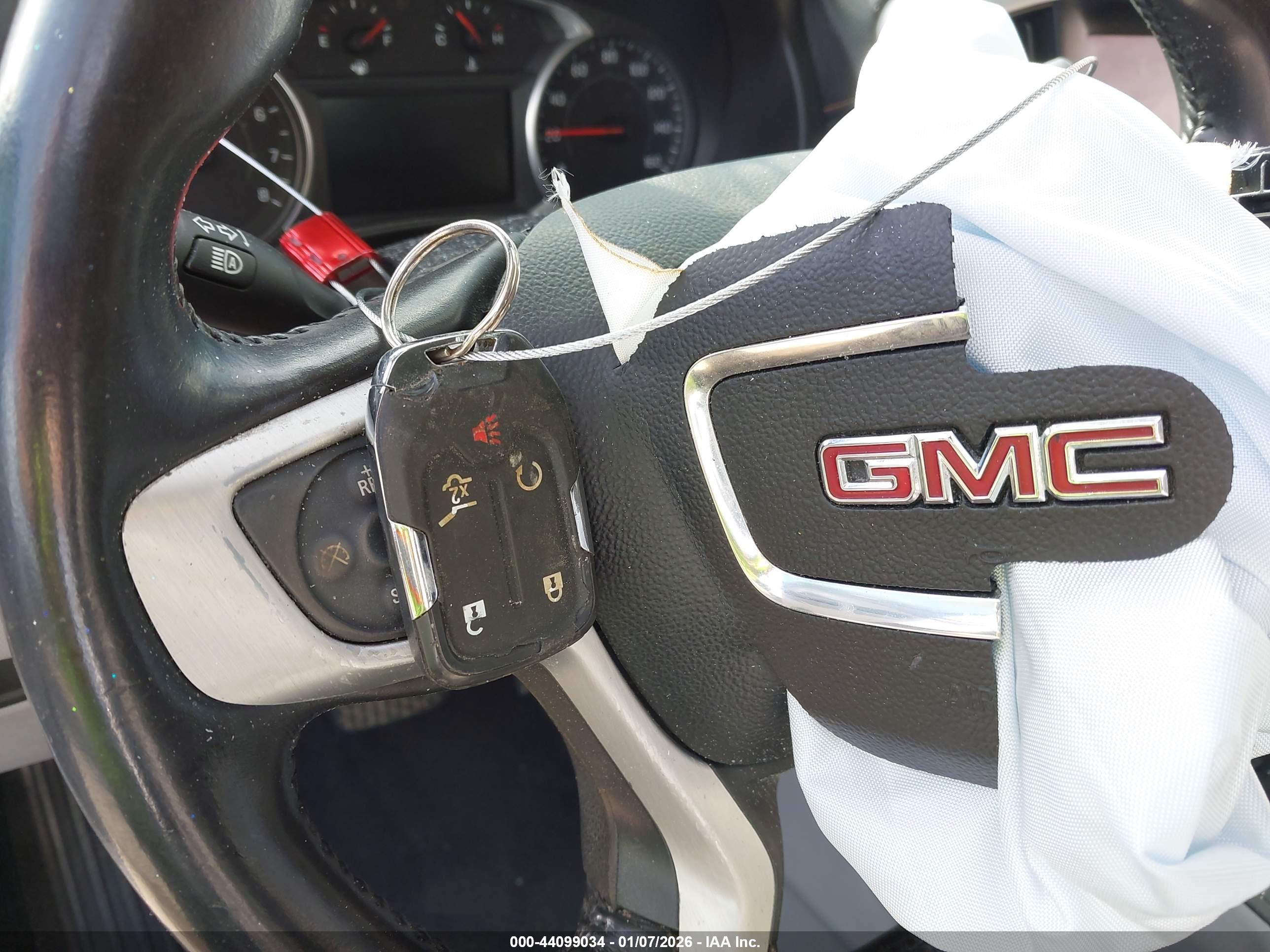 GMC TERRAIN image 11